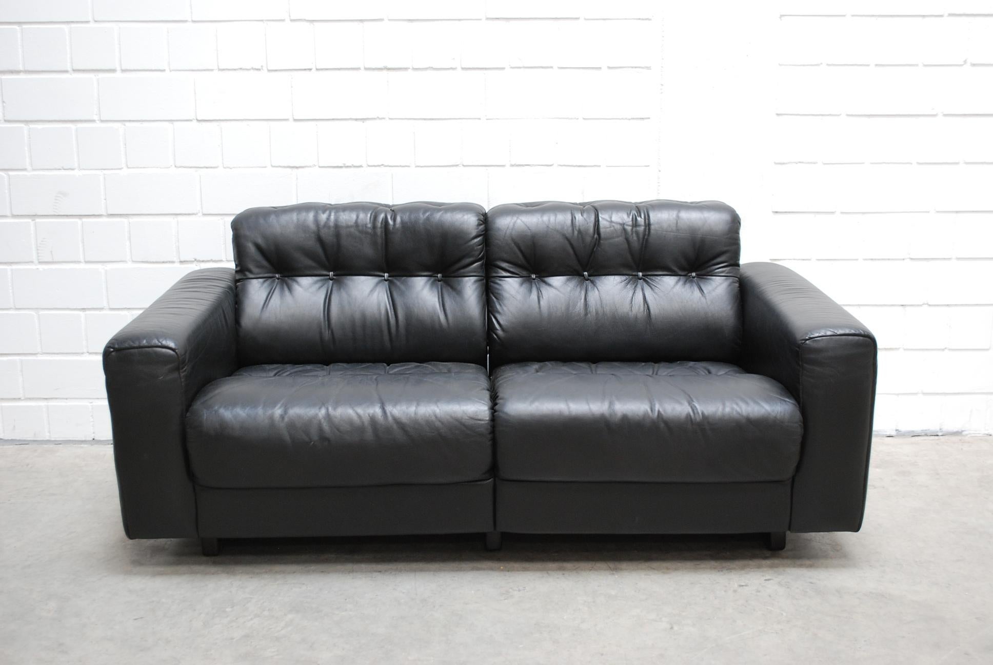 Mid-Century Modern De Sede DS 40 2-Seat Sofa Black Leather Sofa, 1970