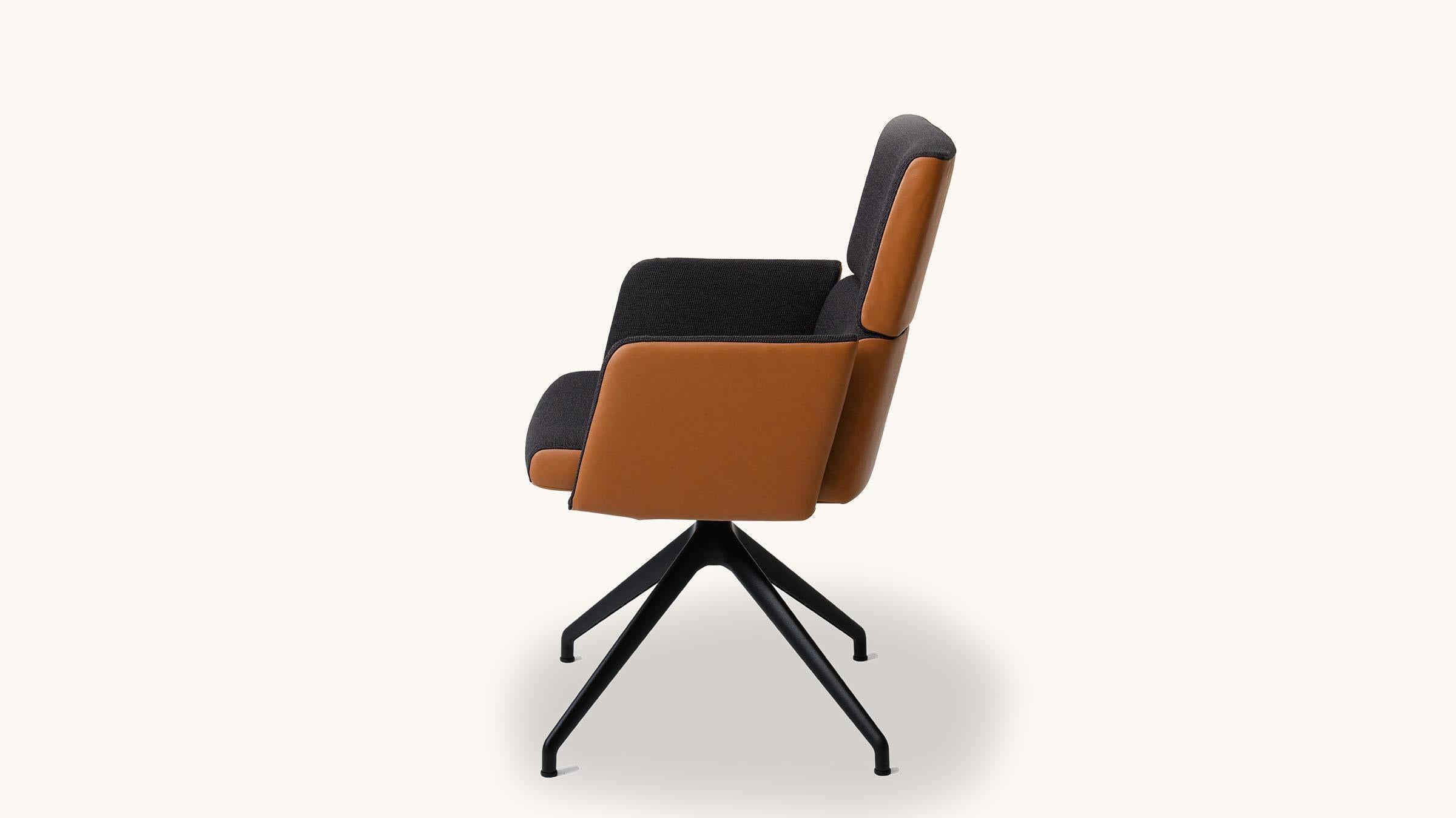 When the little brother suddenly grows up DS-414 is a chair that follows the movements of the person seated and provides noticeable support for the sitting posture: sitting has never been so healthy – no wonder, since the model is based on a novel