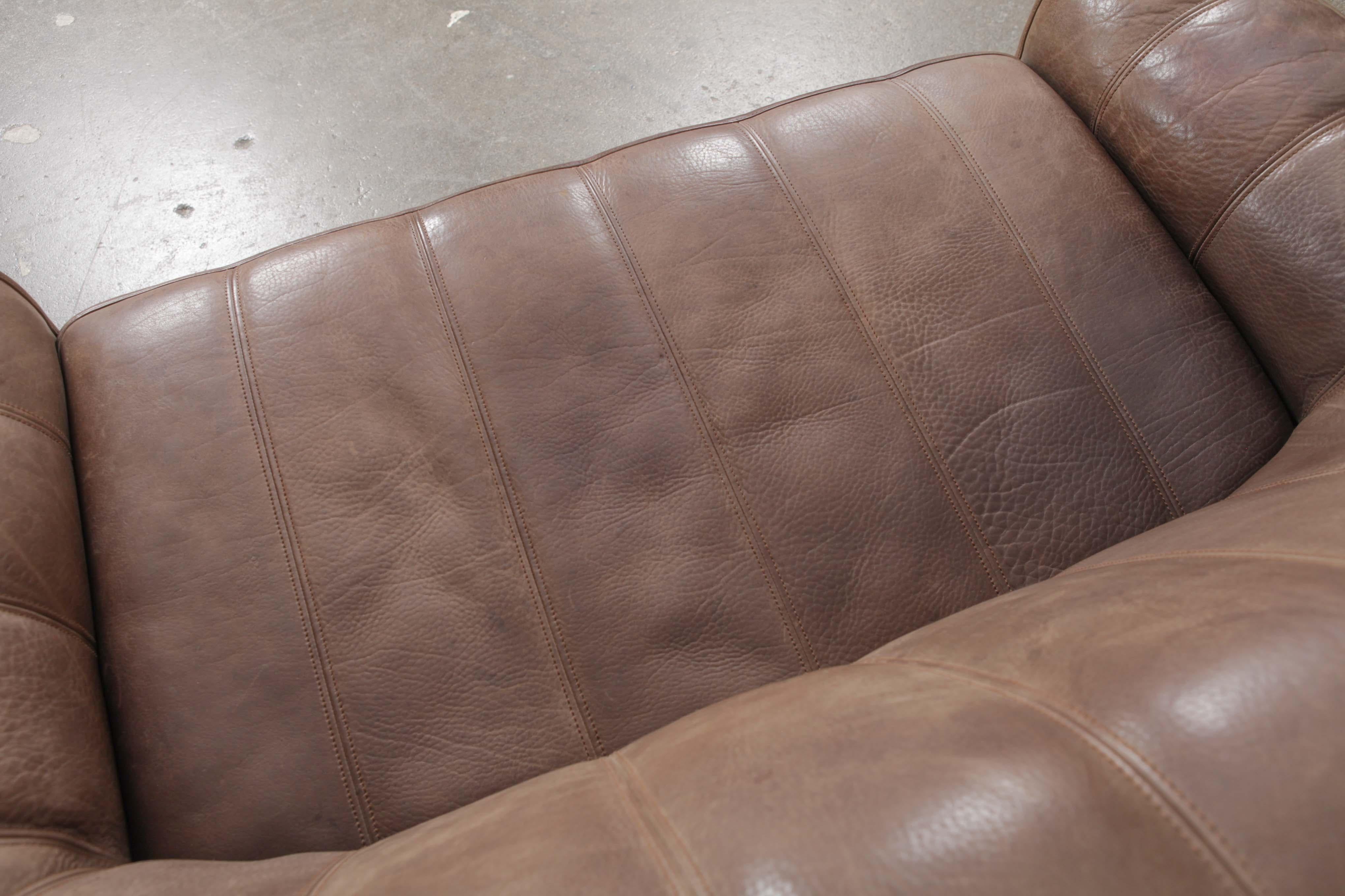 De Sede DS 44 2-Seat Sofa in Buffalo Leather, Switzerland, 1970s For Sale 4