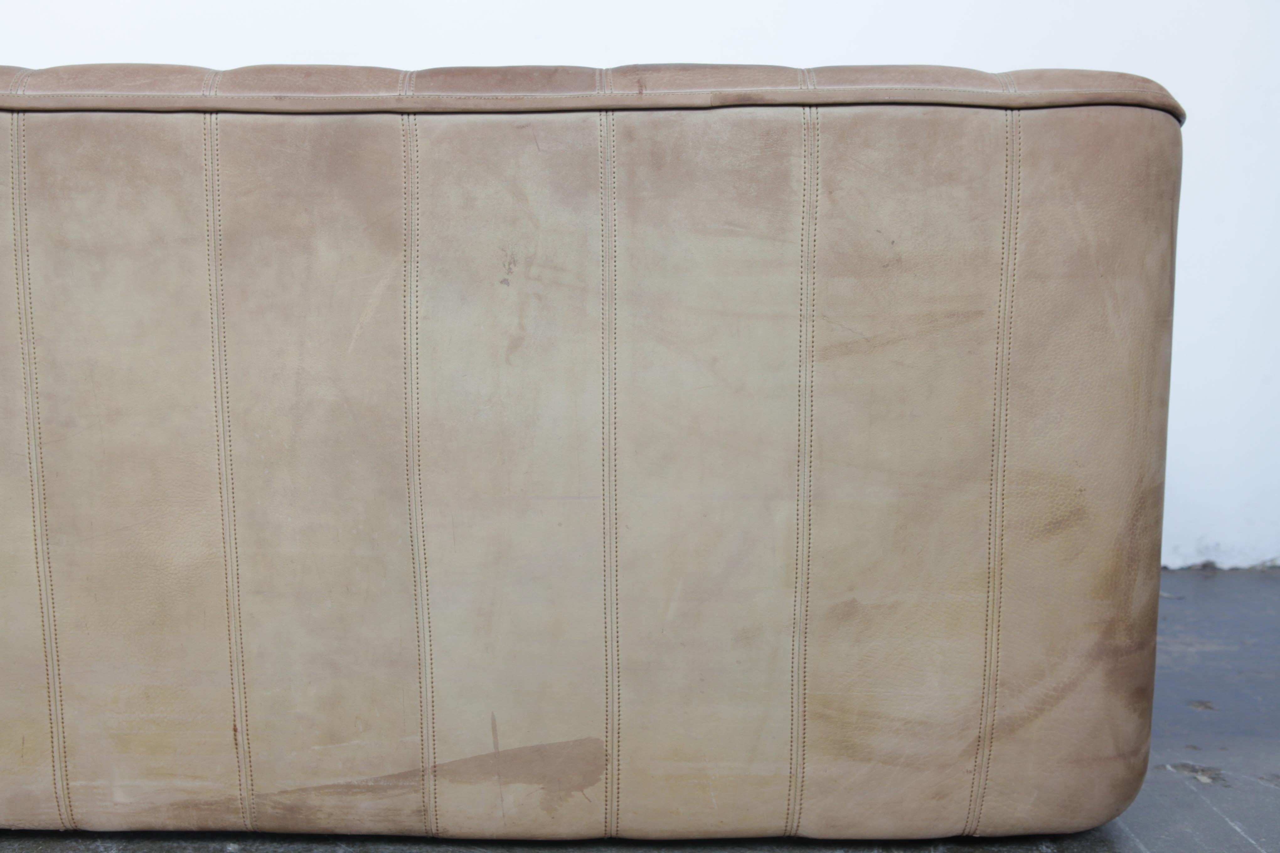 De Sede DS 44 2-Seat Sofa in Buffalo Leather, Switzerland, 1970s For Sale 1