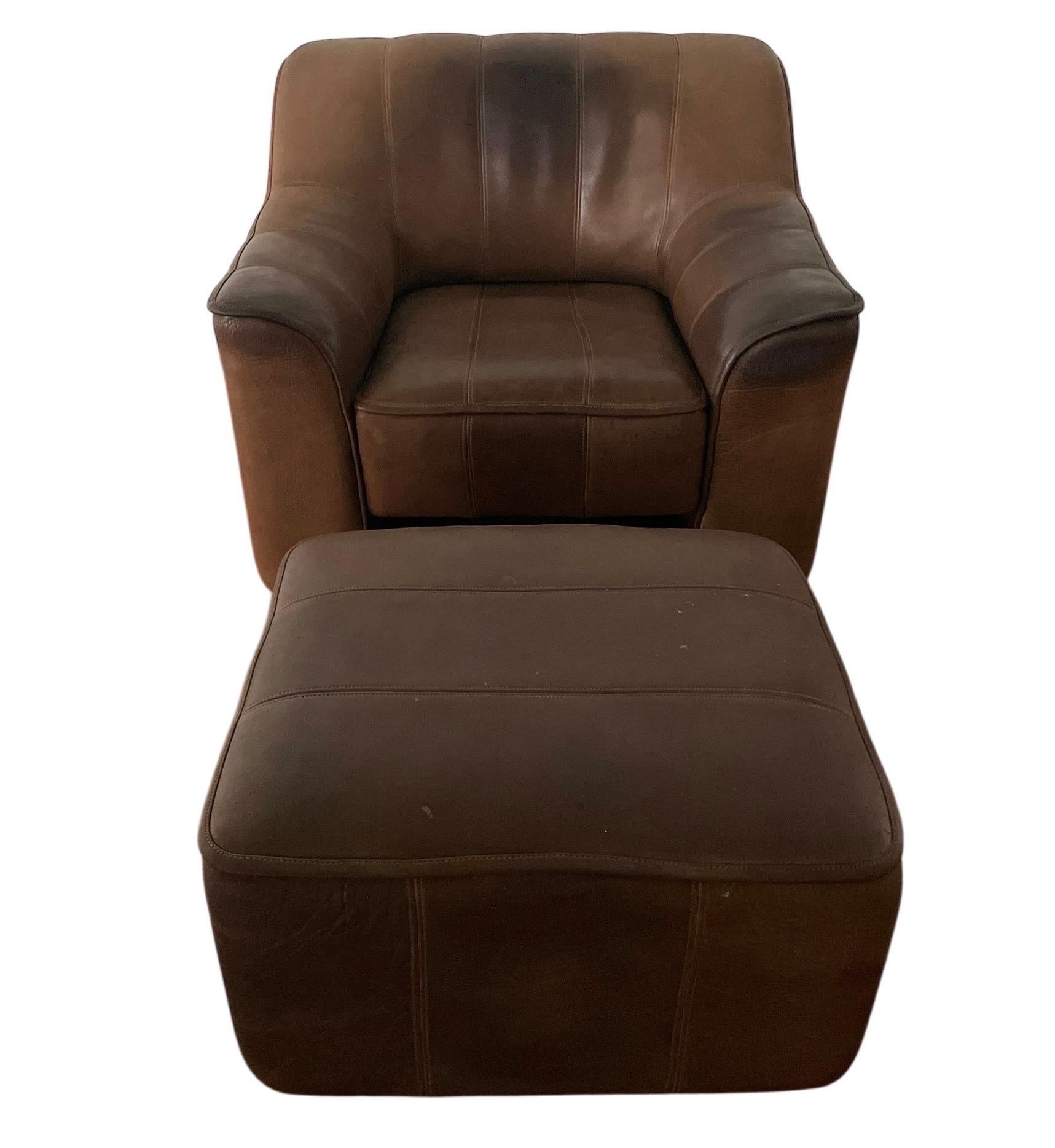 De Sede DS 44 Sillón y Otomana de Piel Silla de Piel Marrón con Asiento Ajustable Moderno de mediados de siglo
