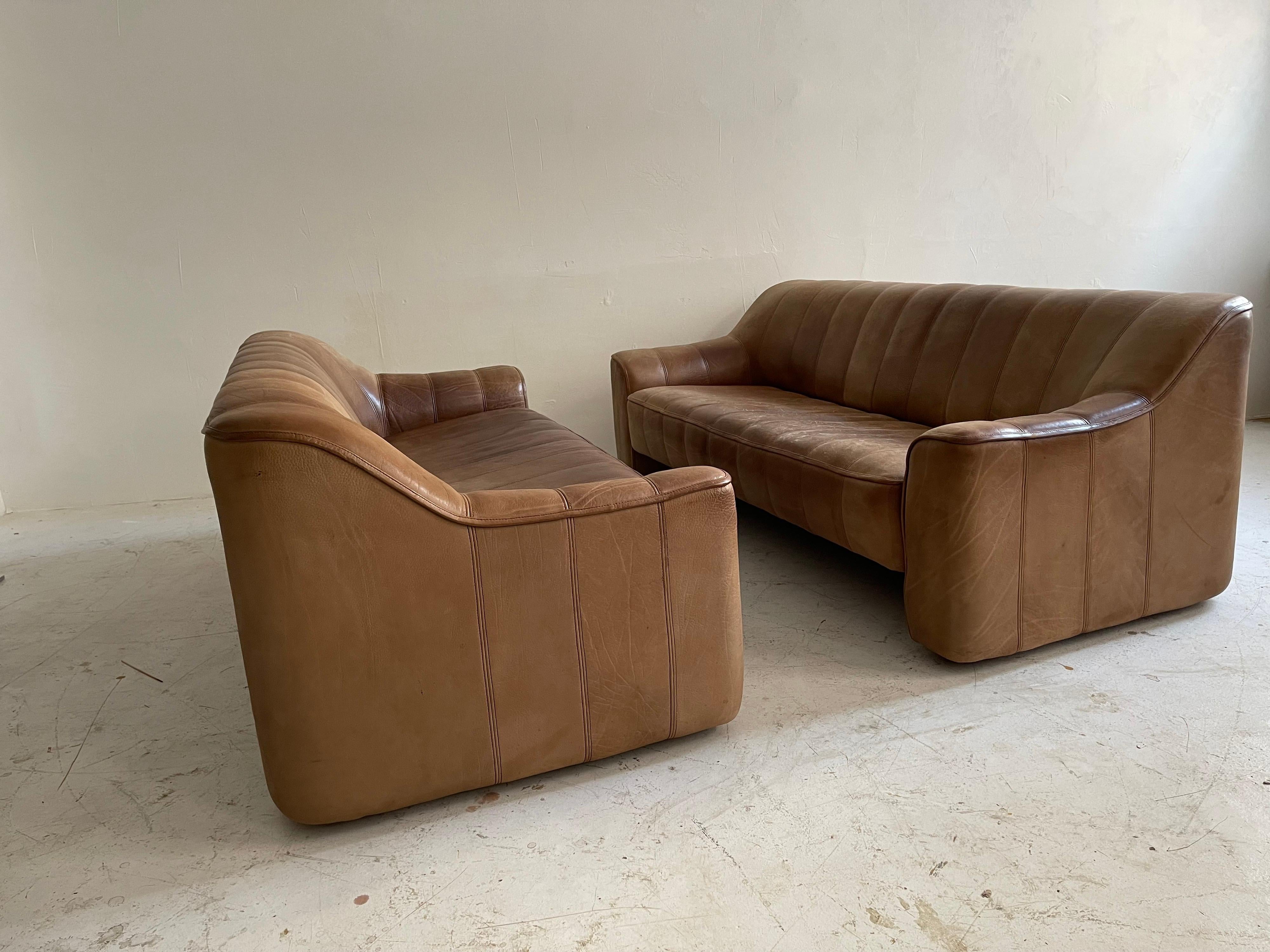 De Sede DS-44 Pair Sofa's in Patinated Cognac Buffalo Leather, Switzerland, 1970 3