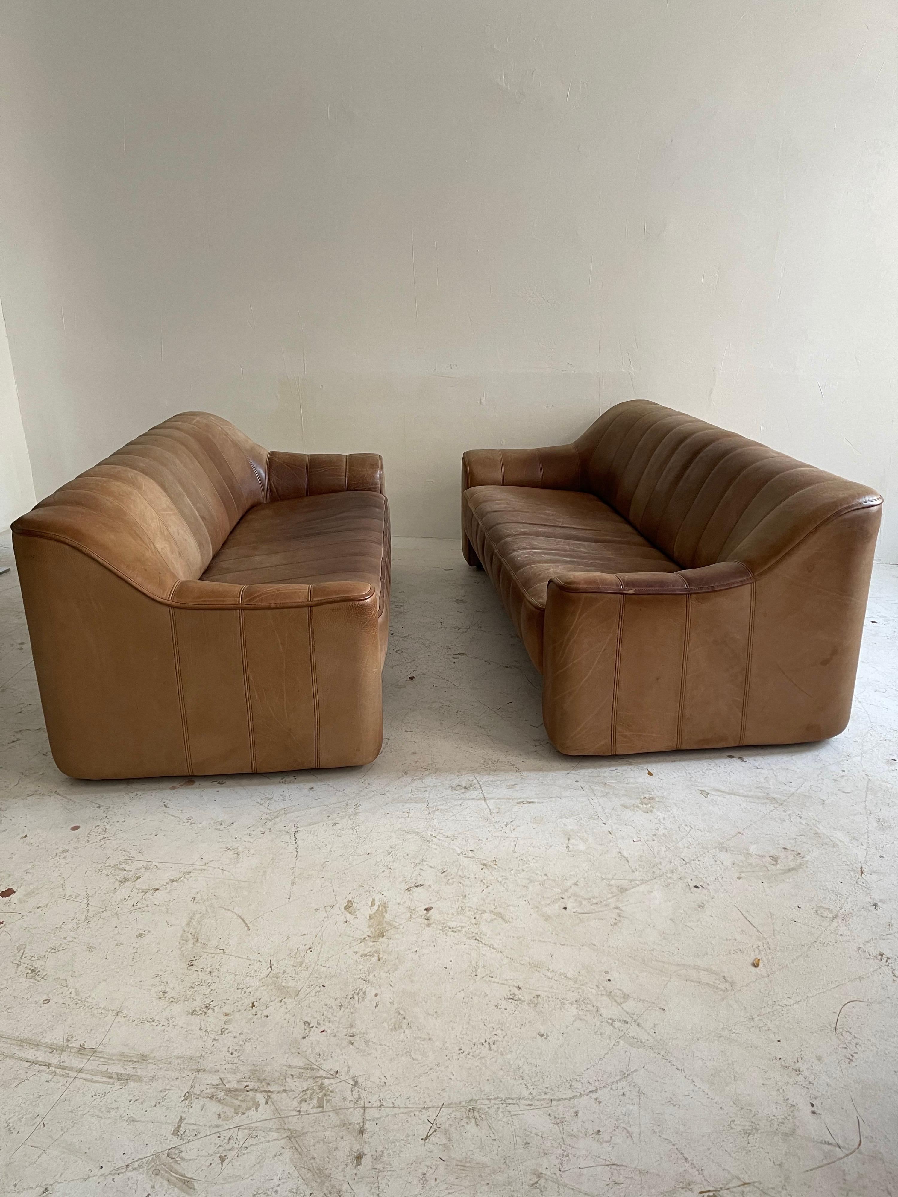 De Sede DS-44 Pair Sofa's in Patinated Cognac Buffalo Leather, Switzerland, 1970 In Good Condition In Vienna, AT