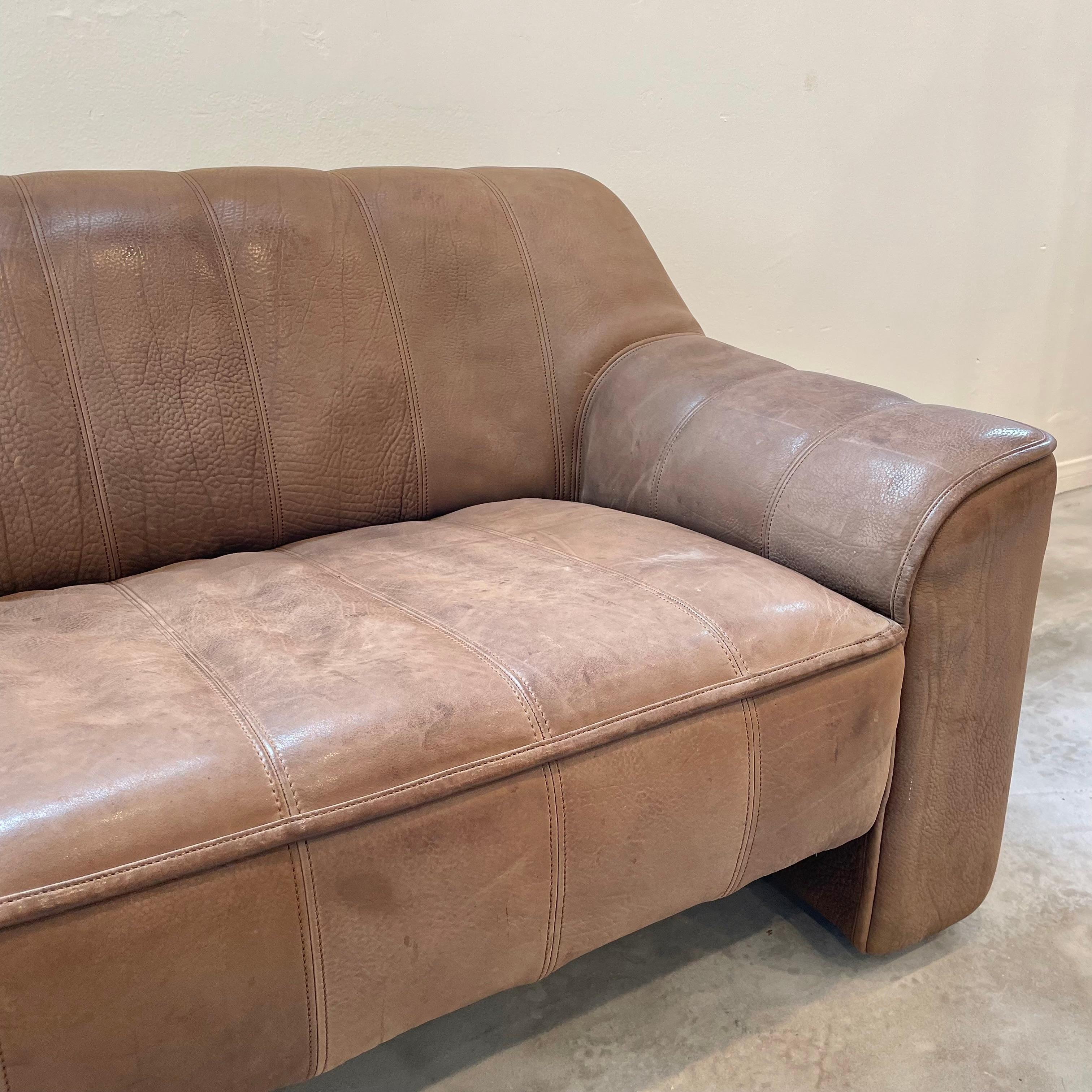 De Sede DS 44 Sofa in Buffalo Leather, 1980s Switzerland 4
