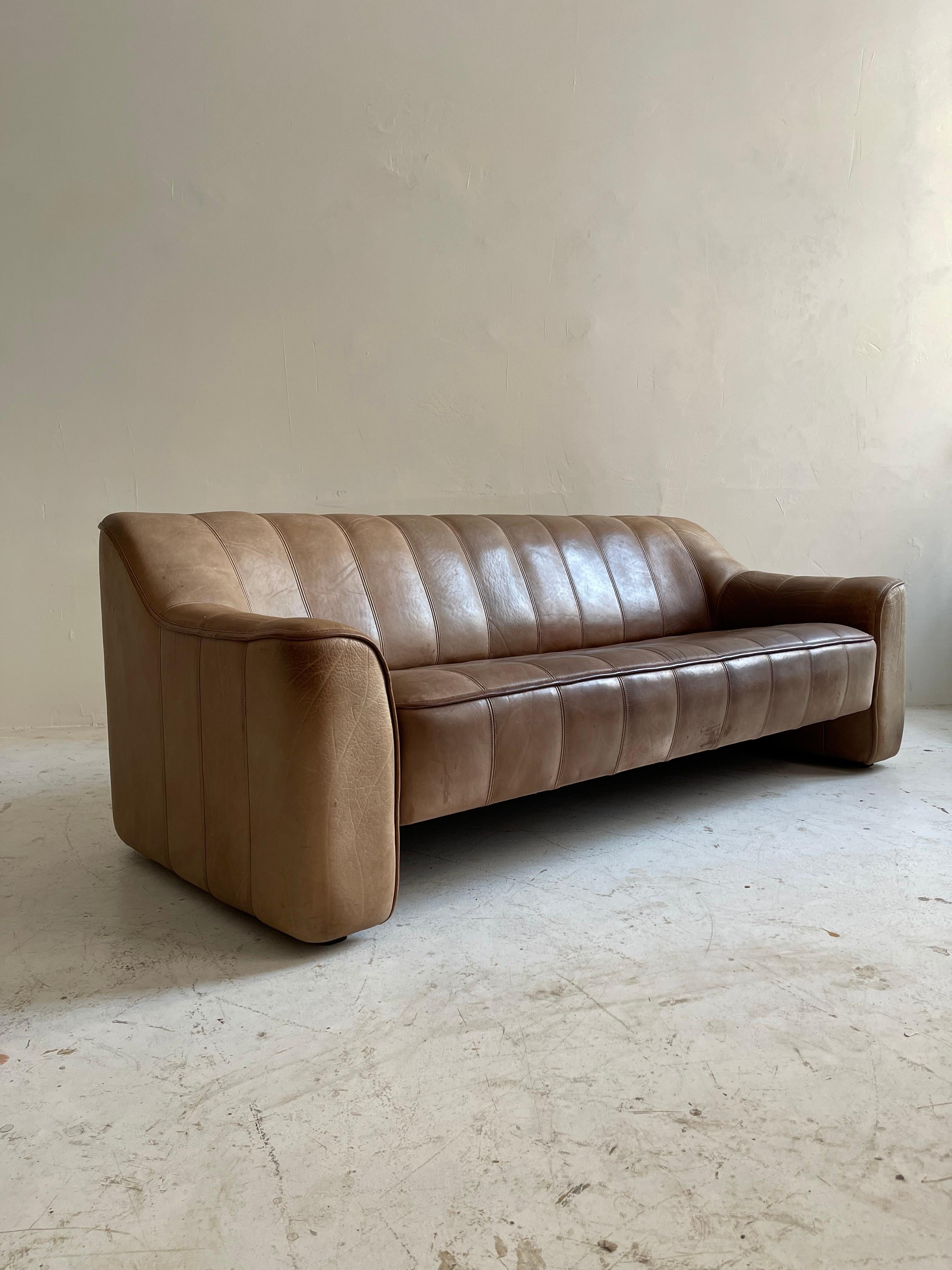 Mid-Century Modern De Sede DS-44 Sofa in Patinated Cognac Buffalo Leather, Switzerland 1970