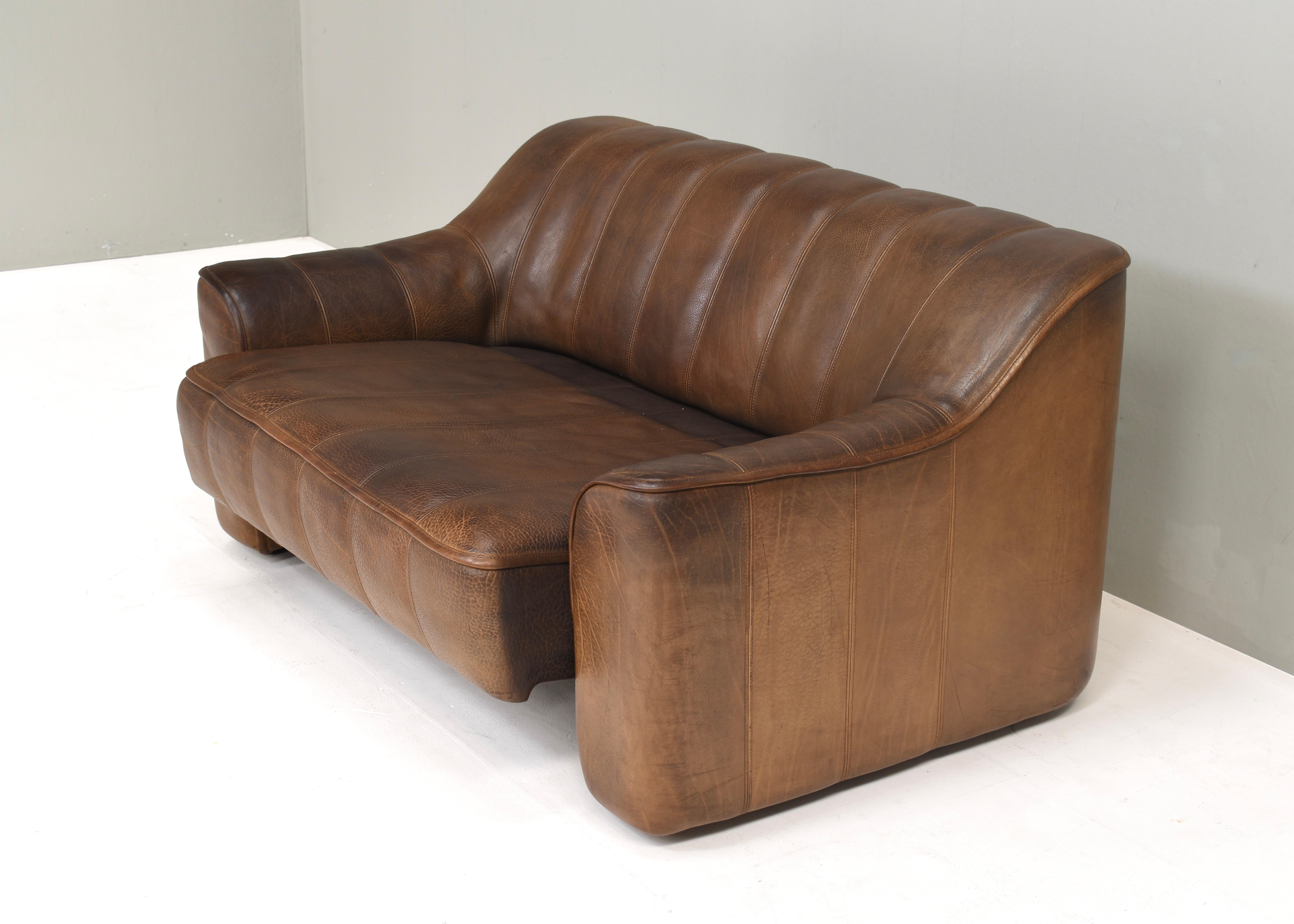 De Sede DS-44 two seat sofa in Tan Buffalo leather – Switzerland, 1970s en vente 3