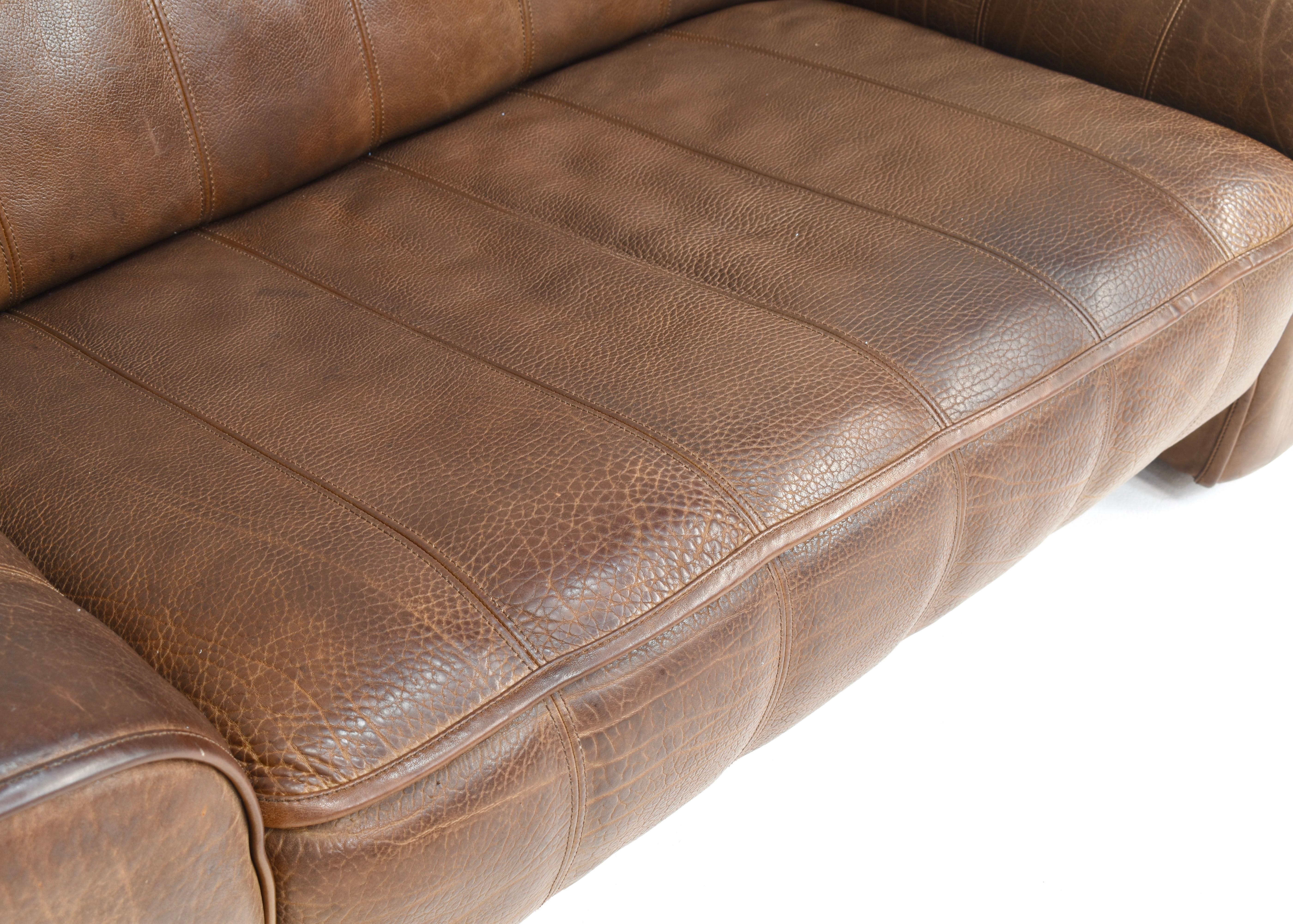 De Sede DS-44 two seat sofa in Tan Buffalo leather – Switzerland, 1970s en vente 9