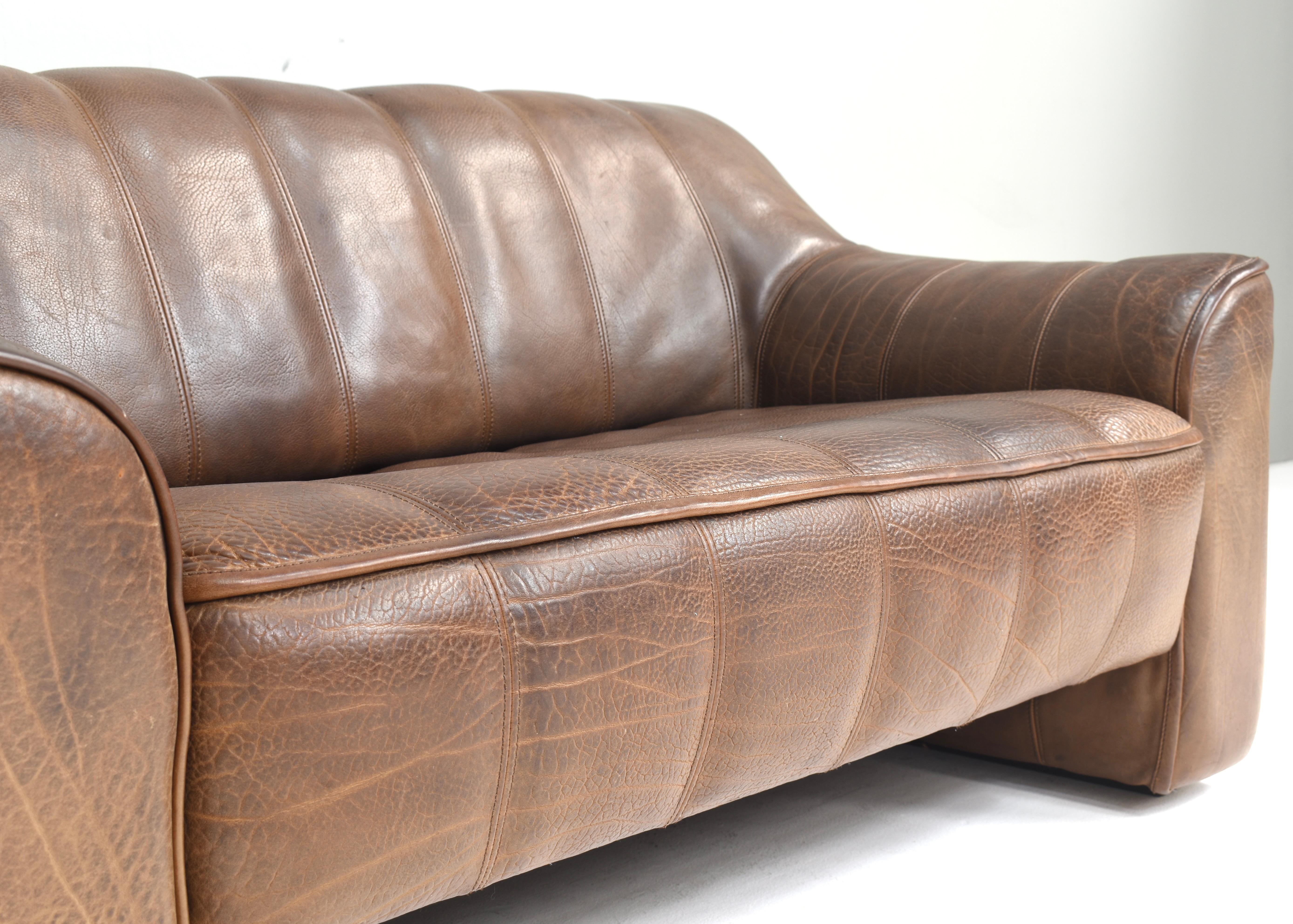De Sede DS-44 two seat sofa in Tan Buffalo leather – Switzerland, 1970s en vente 1