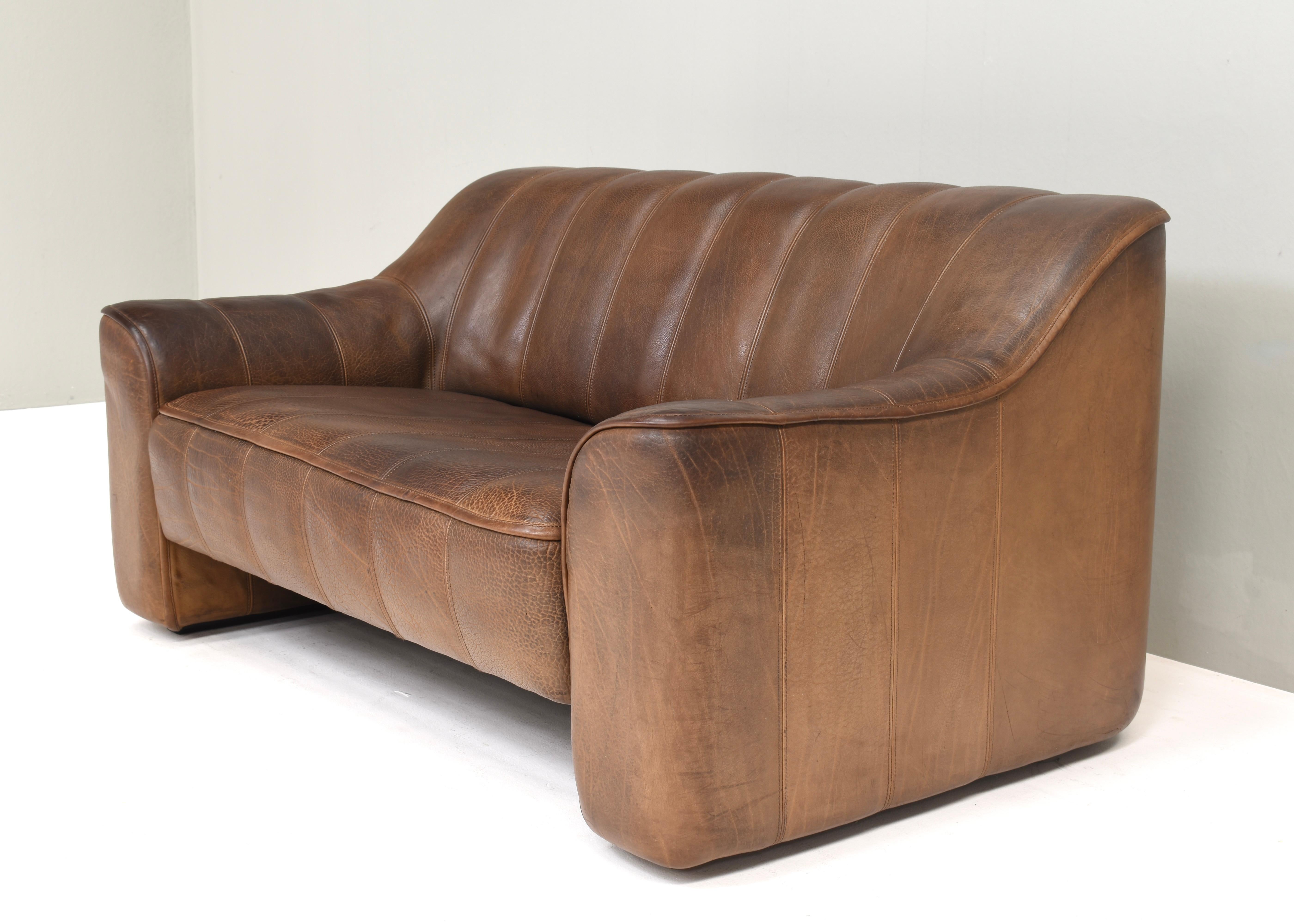 De Sede DS-44 two seat sofa in Tan Buffalo leather – Switzerland, 1970s en vente 2