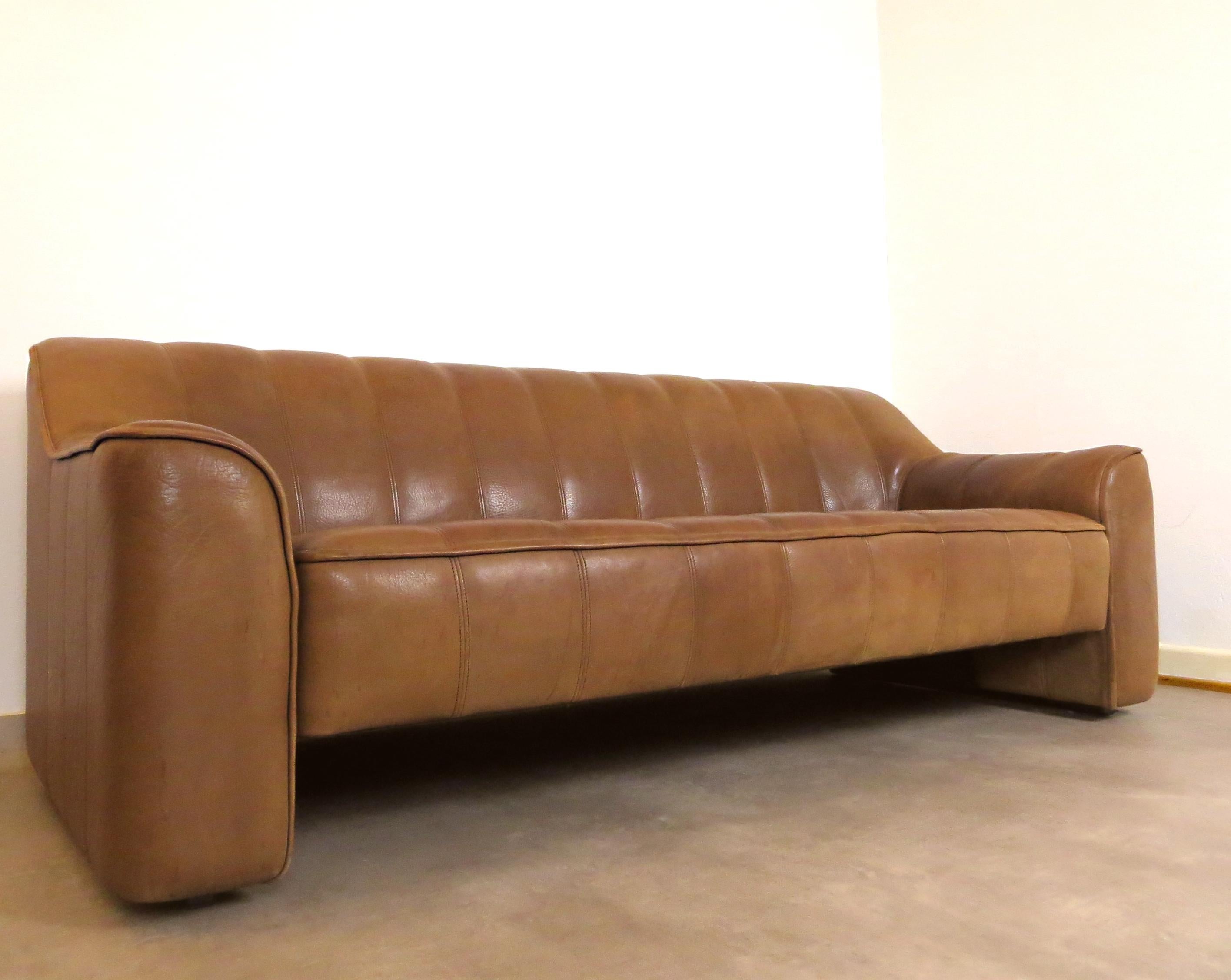 Mid-Century Modern De Sede DS-44 Vintage Thick Buffalo Neck, Leather Lounge 3-Seat Sofa, 1970s