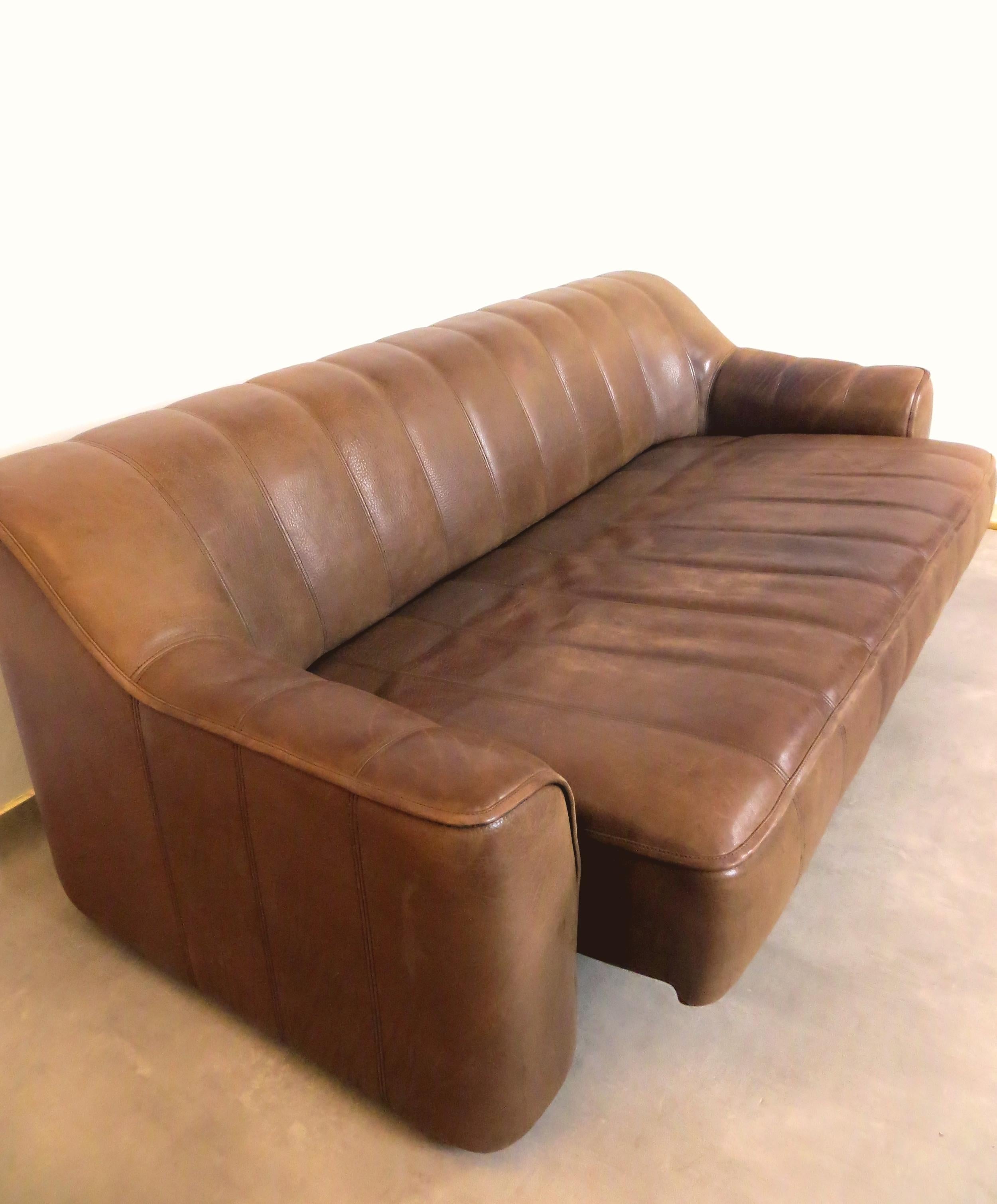 Swiss De Sede DS-44 Vintage Thick Buffalo Neck, Leather Lounge 3-Seat Sofa, 1970s
