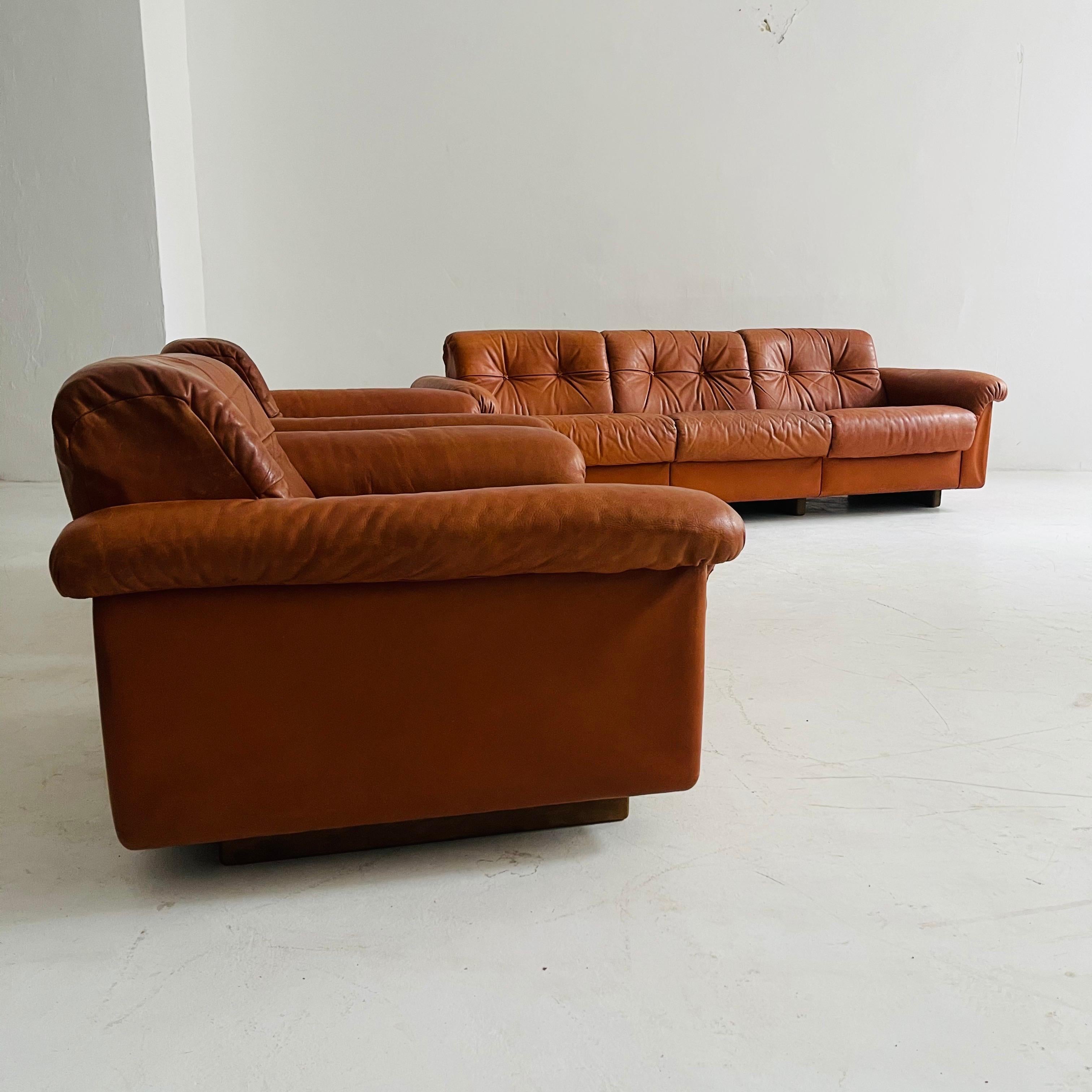 Mid-20th Century De Sede DS-45 Patinated Cognac Leather Living Room Suite Sofa, Swiss, 1970s For Sale