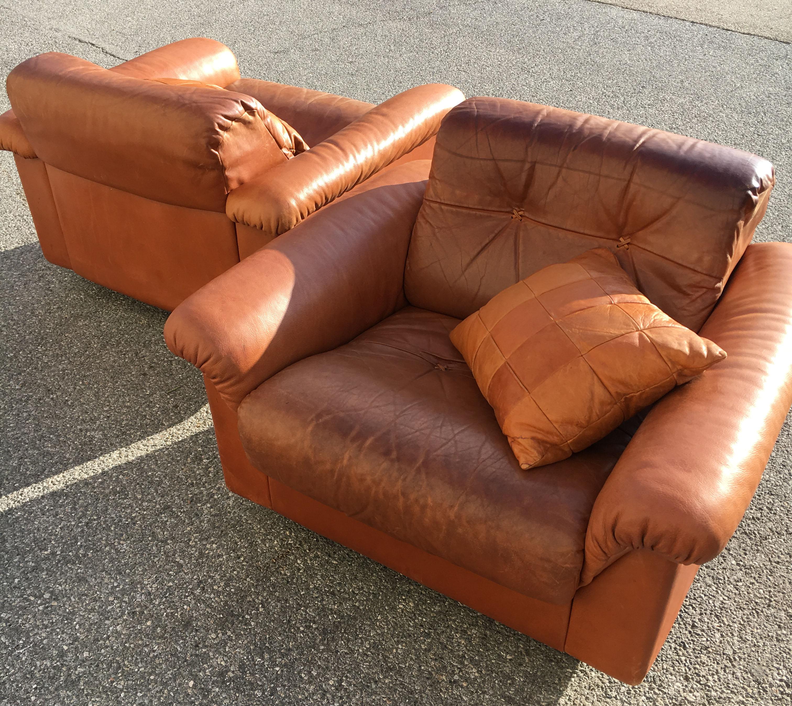 De Sede DS-45 Vintage Patinated Cognac Leather Club Chairs Pair, Swiss, 1970s In Good Condition In Vienna, AT