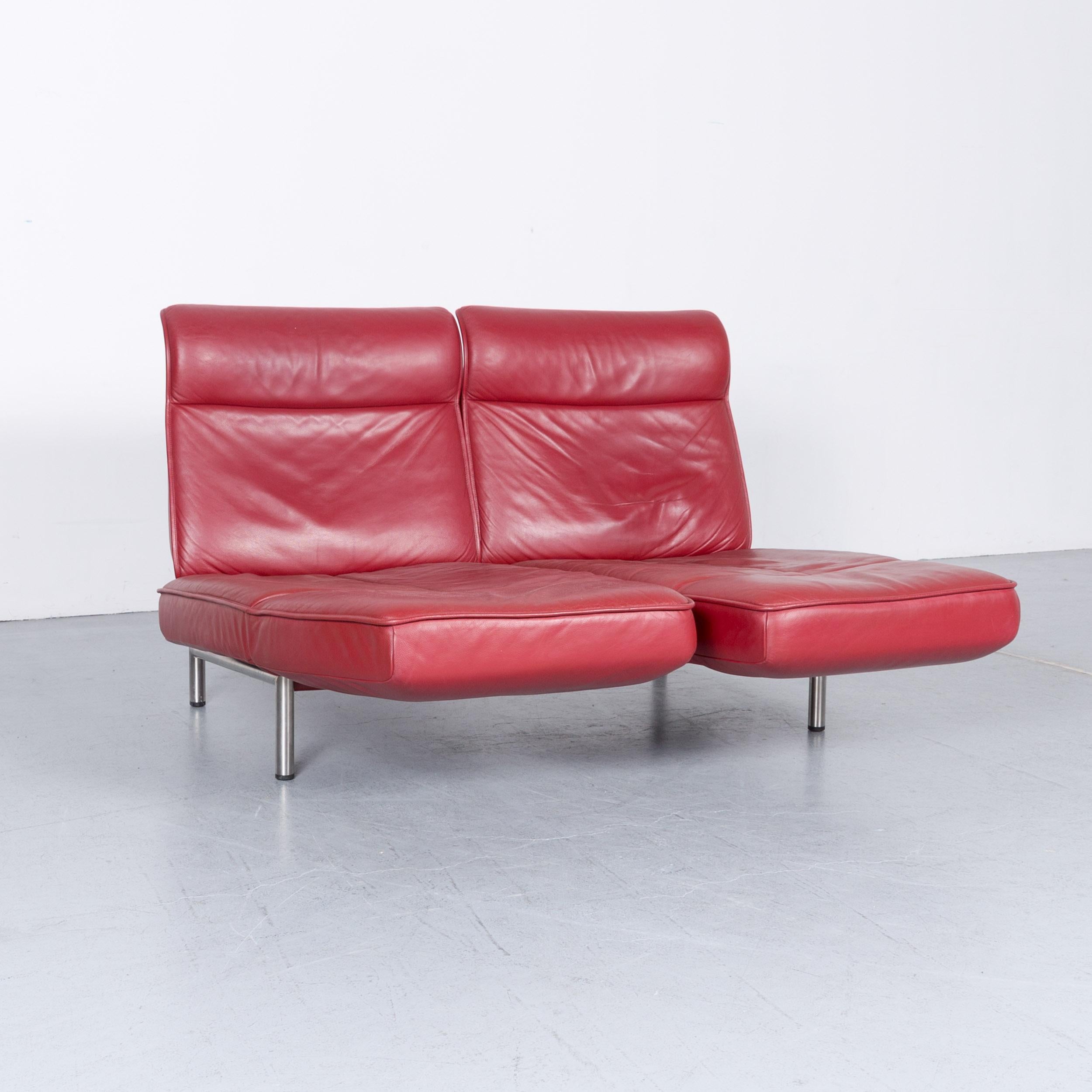 De Sede DS 450 Designer Sofa Red Leather Two-Seat Couch Made in Switzerland In Good Condition In Cologne, DE