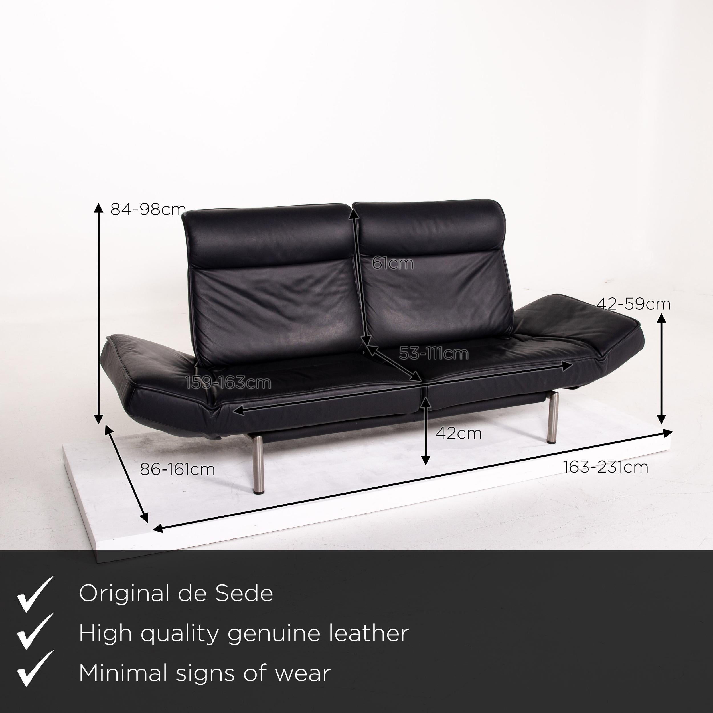 We present to you a de Sede DS 450 leather sofa black two-seat function relax function couch.
   
 

 Product measurements in centimeters:
 

Depth 85
Width 231
Height 98
Seat height 42
Rest height 42
Seat depth 53
Seat width 159
Back