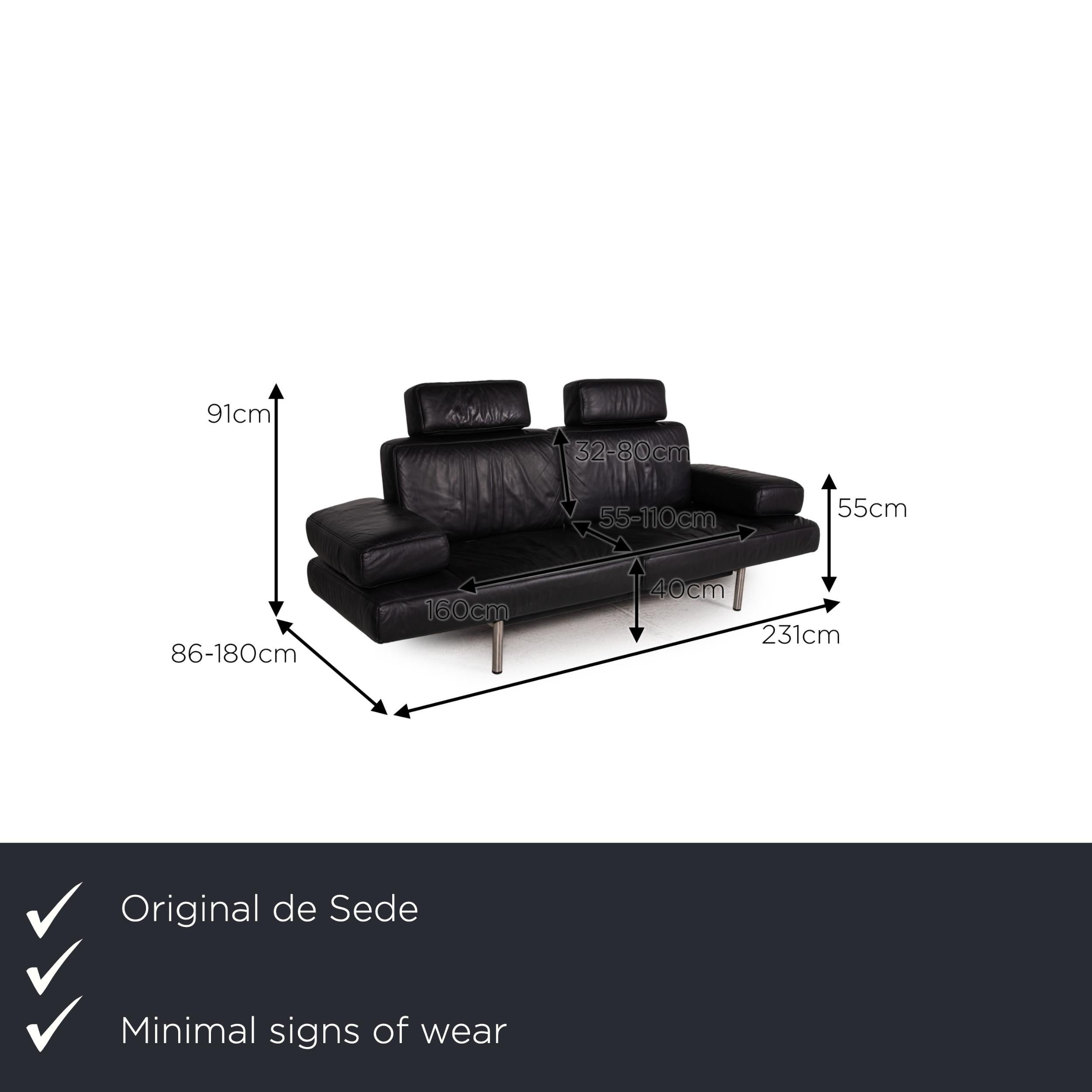 We present to you a de Sede DS 460 leather sofa black three-seater relaxation function couch.

Product measurements in centimeters:

Depth: 86
Width: 231
Height: 91
Seat height: 40
Rest height: 55
Seat depth: 55
Seat width: 160
Back