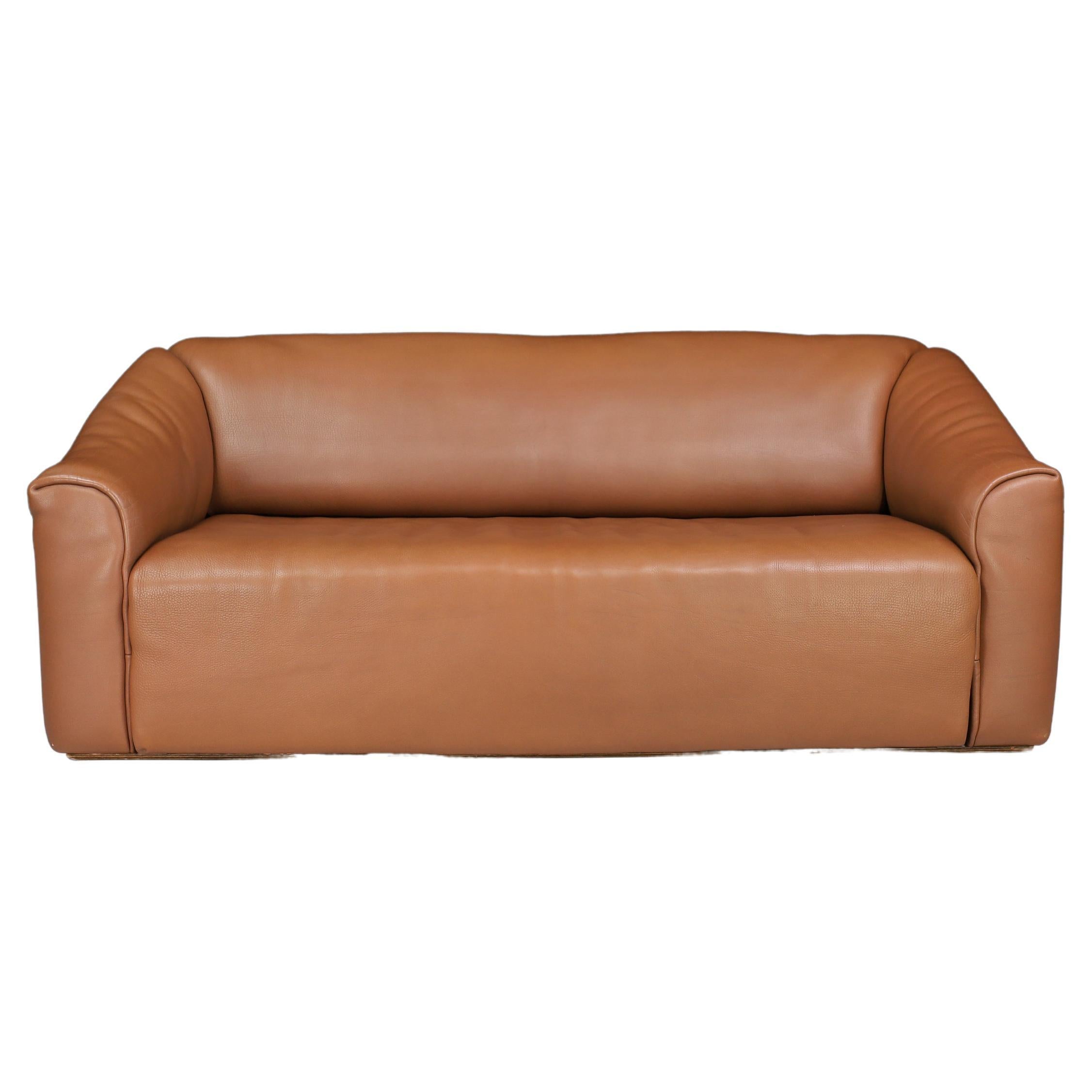De Sede Ds-47 Brown Neck Leather Sofa from Switzerland, 1970s  For Sale