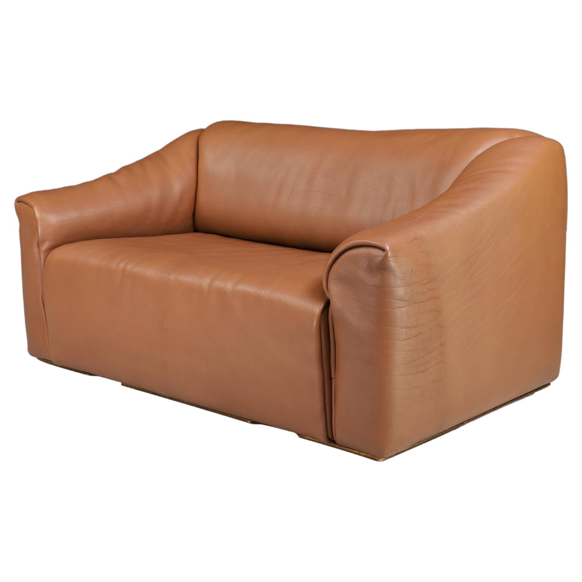 De Sede Ds-47 Zweisitzer-Sofa aus Leder mit braunem Halsausschnitt aus der Schweiz 1970er Jahre