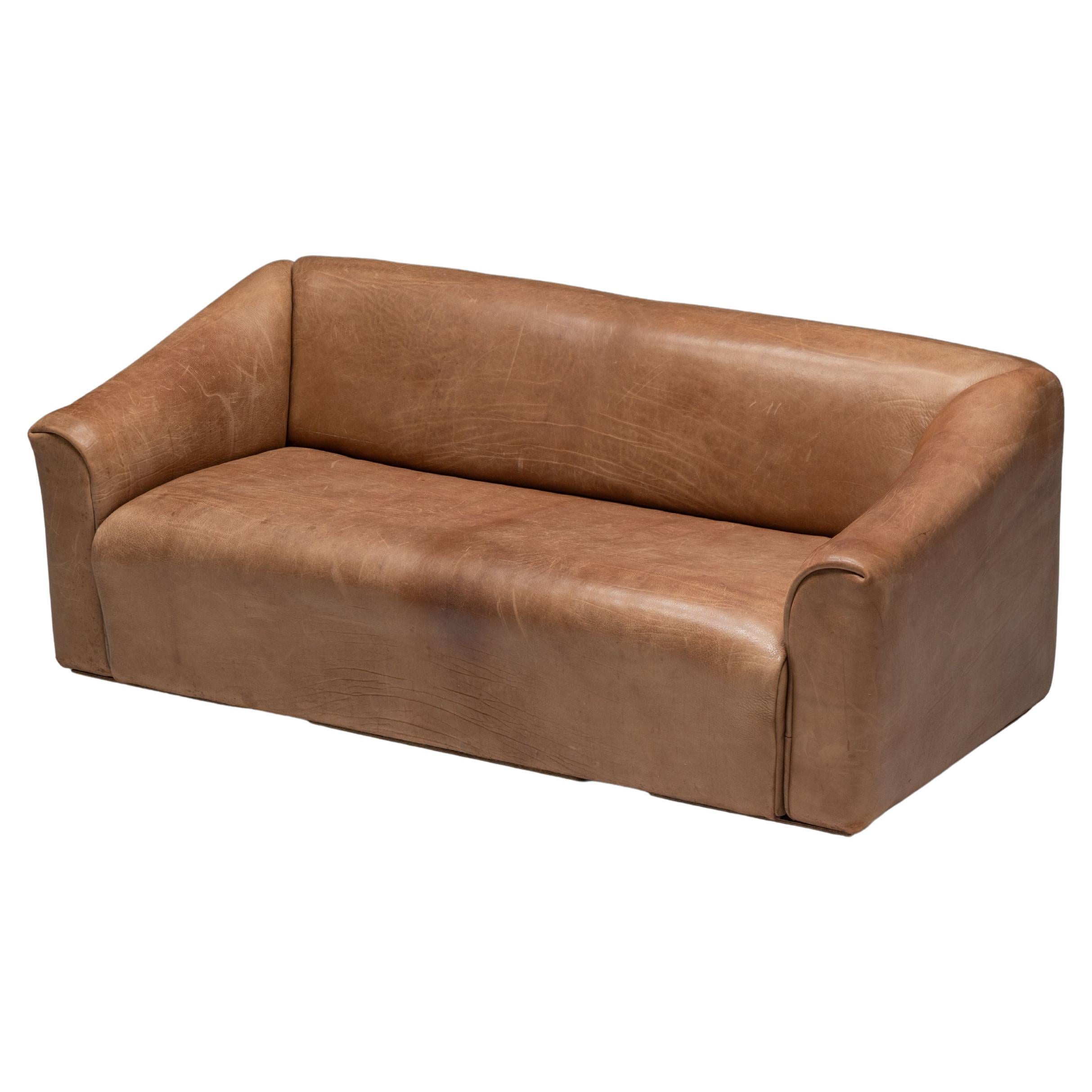 De Sede DS-47 Bullhide Leather Sofa, Switzerland, 1970s For Sale
