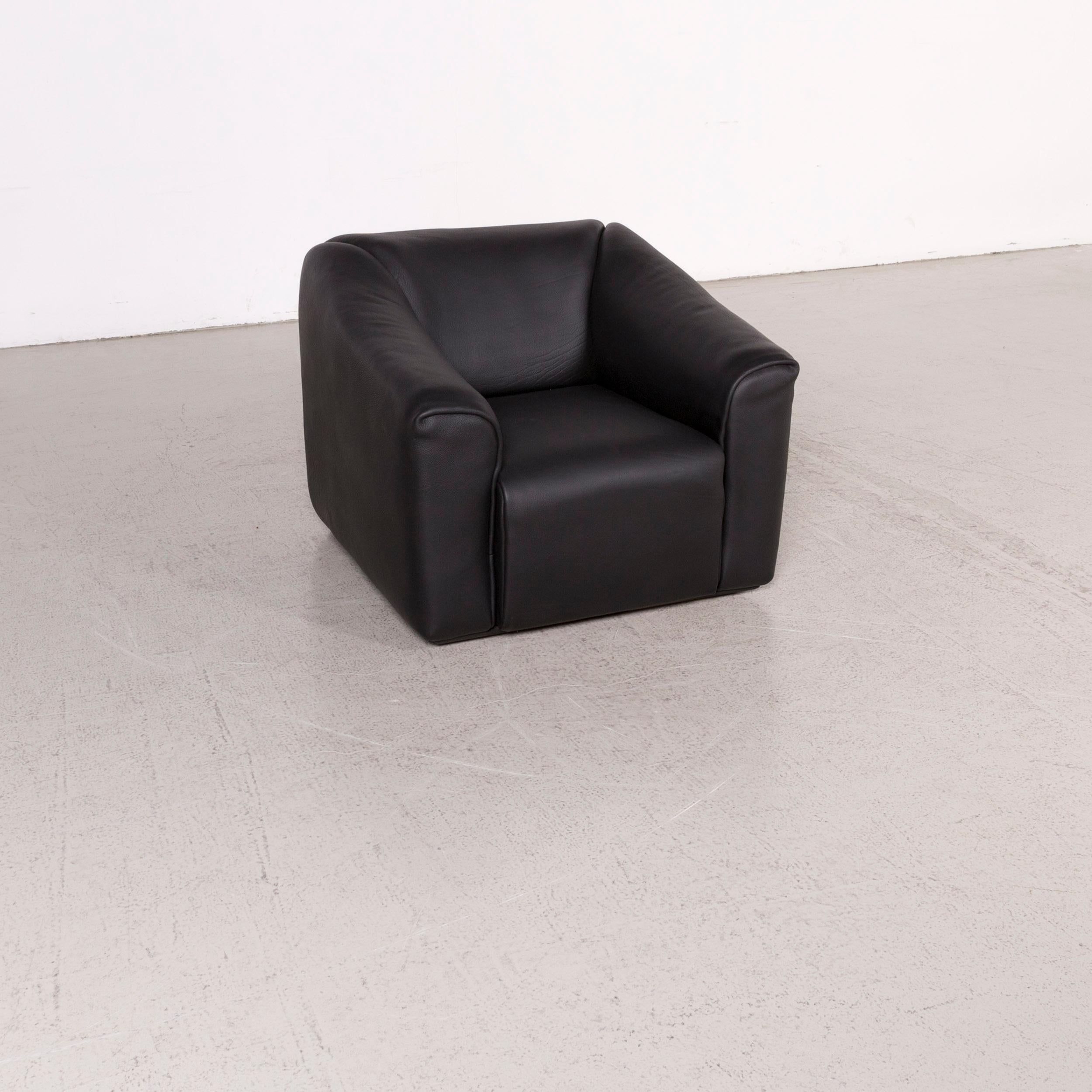 We bring to you a De Sede ds 47 designer leather armchair black genuine leather.

Product measurements in centimeters:

Depth 90
Width 85
Height 70
Seat-height 40
Rest-height 60
Seat-depth 50
Seat-width 45
Back-height 40.
 