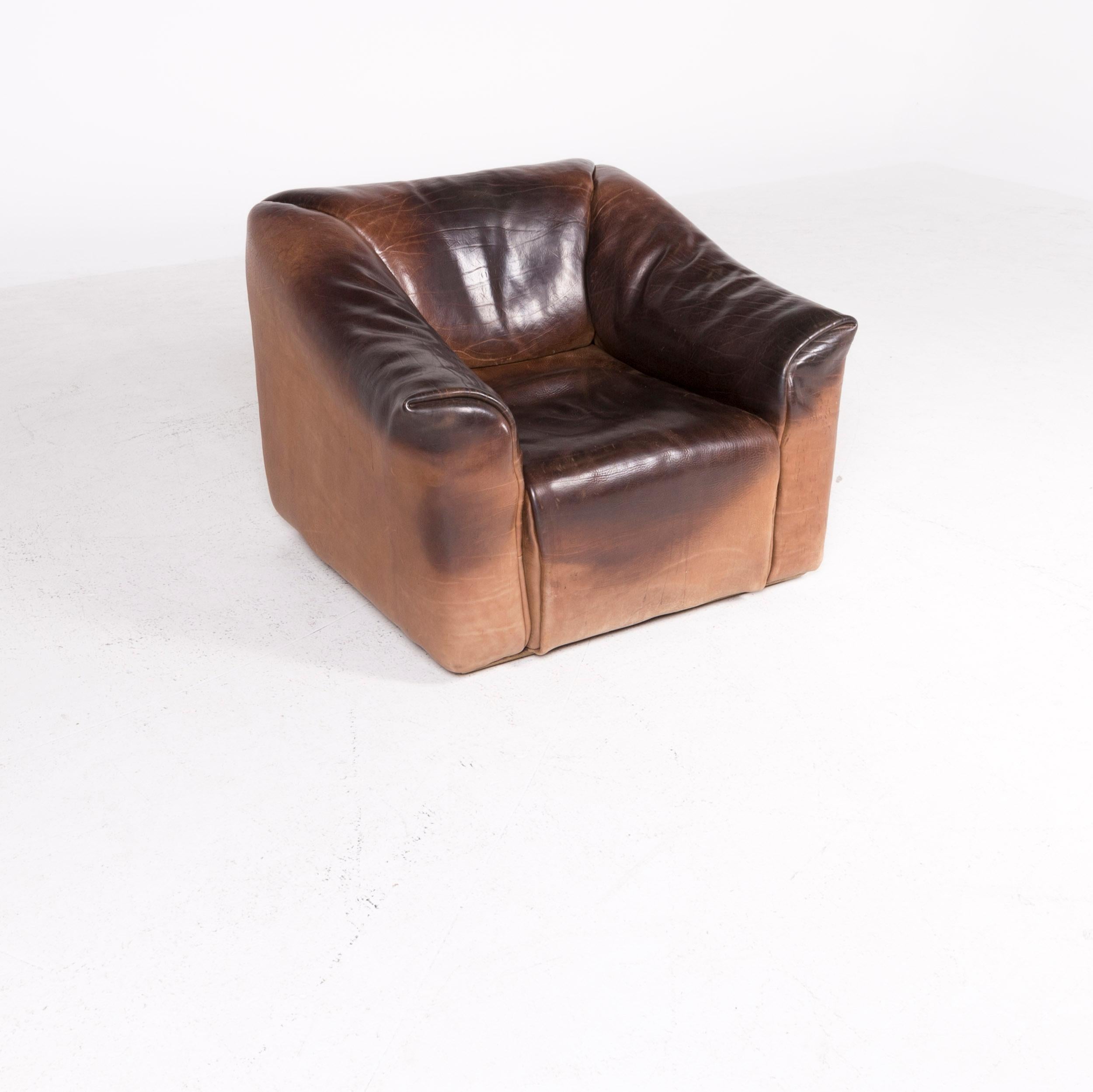 We bring to you a De Sede DS 47 designer leather armchair brown genuine leather aniline.
   
Product measurements in centimeters:

Depth 55
Width 90
Height 70
Seat-height 39
Rest-height 54
Seat-depth 66
Seat-width 137
Back-height 33.
   