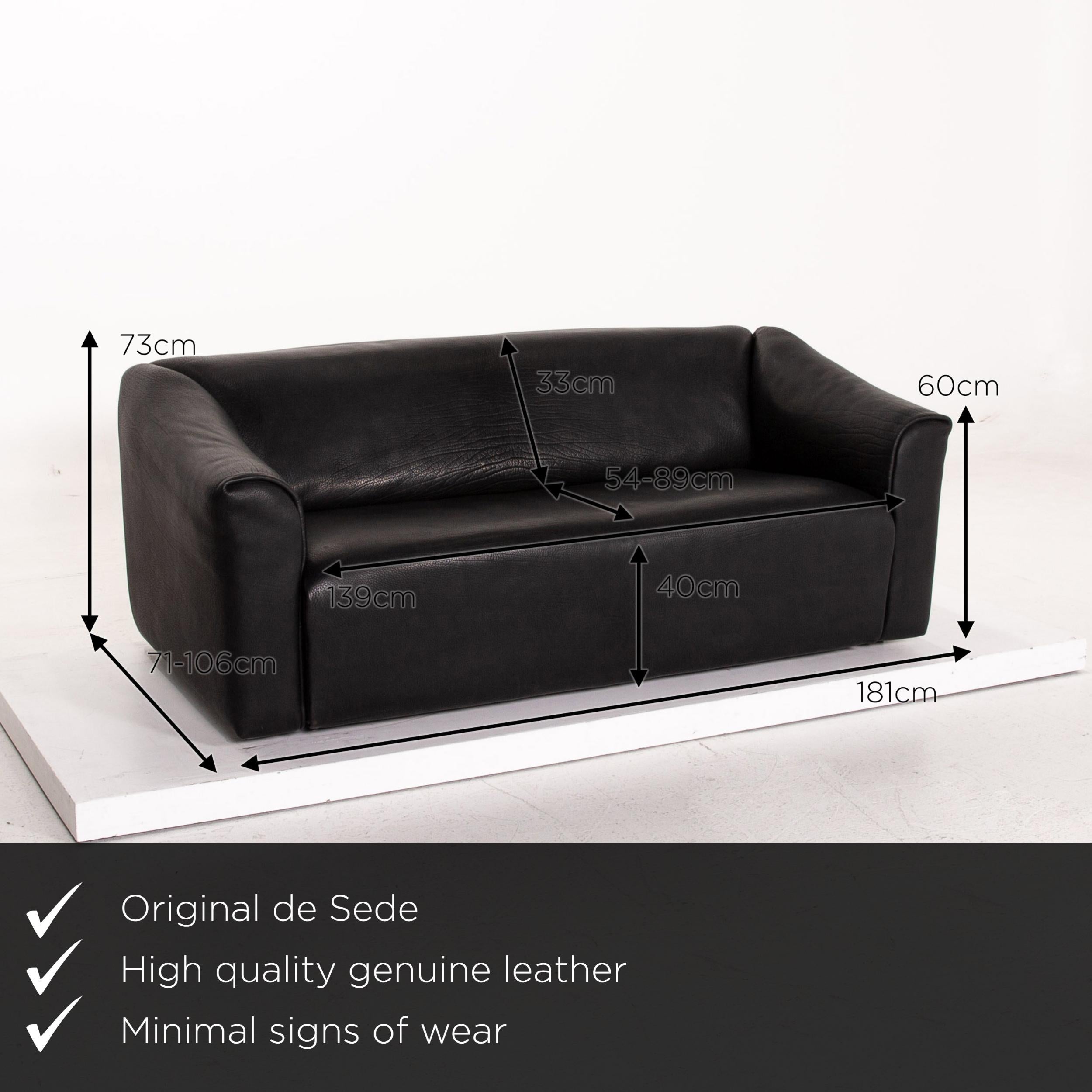 We present to you a De Sede DS 47 leather sofa black three-seat couch.
 

 Product measurements in centimeters:
 

Depth 71
Width 181
Height 73
Seat height 40
Rest height 60
Seat depth 54
Seat width 139
Back height 33.
 