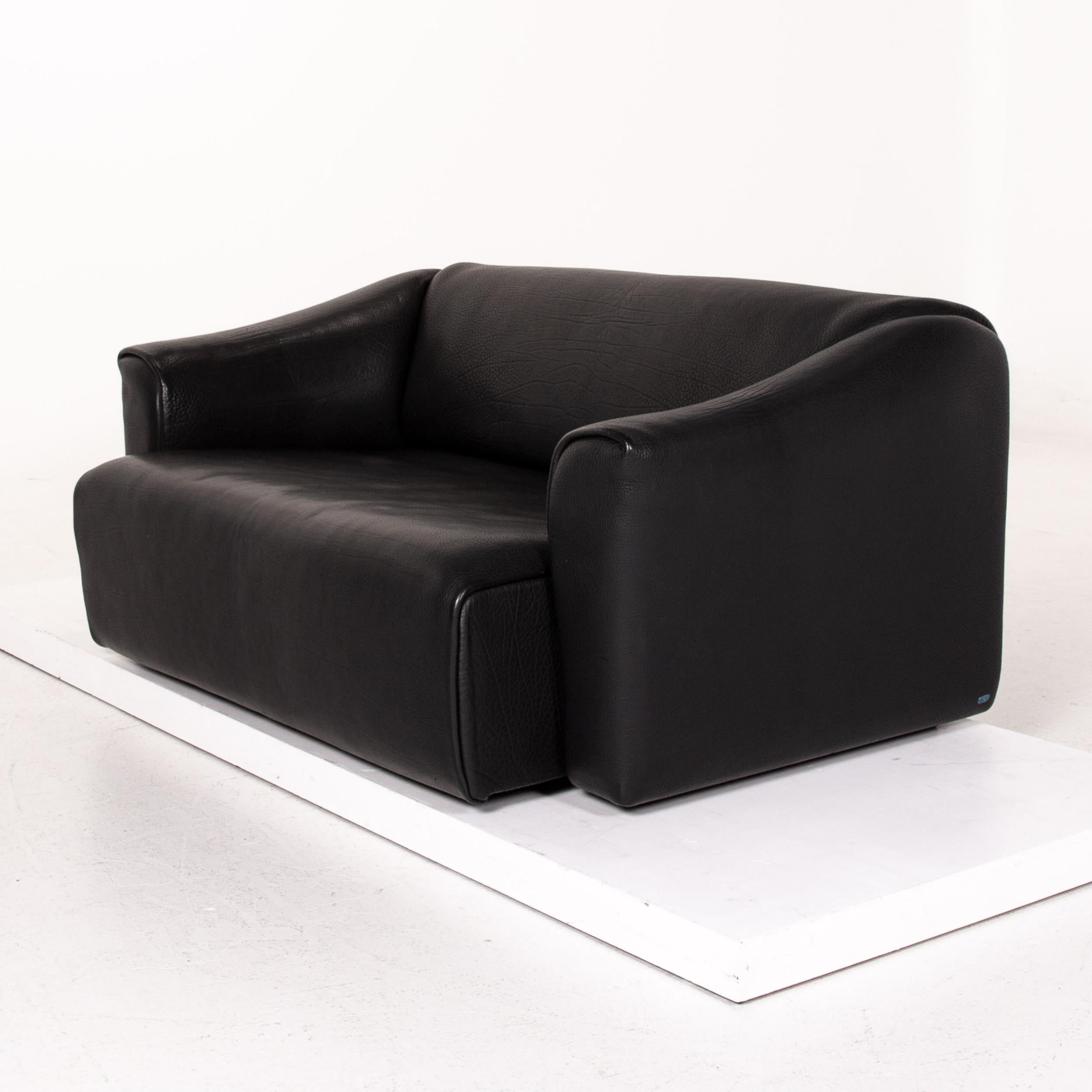 Modern De Sede DS 47 Leather Sofa Black Two-Seat Couch For Sale