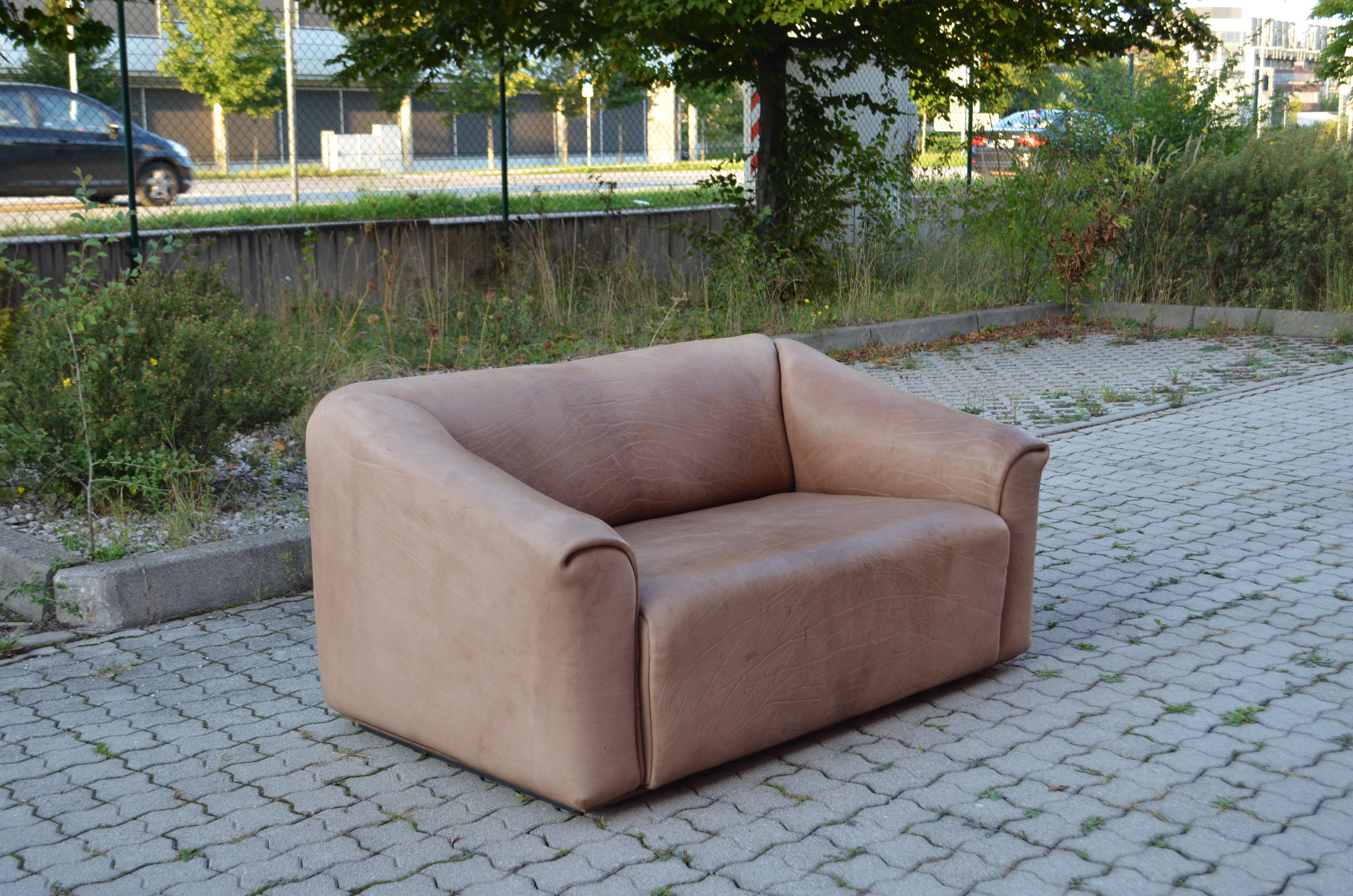 Suisse De Sede DS 47 Canapé à col bénitier en cuir marron en vente