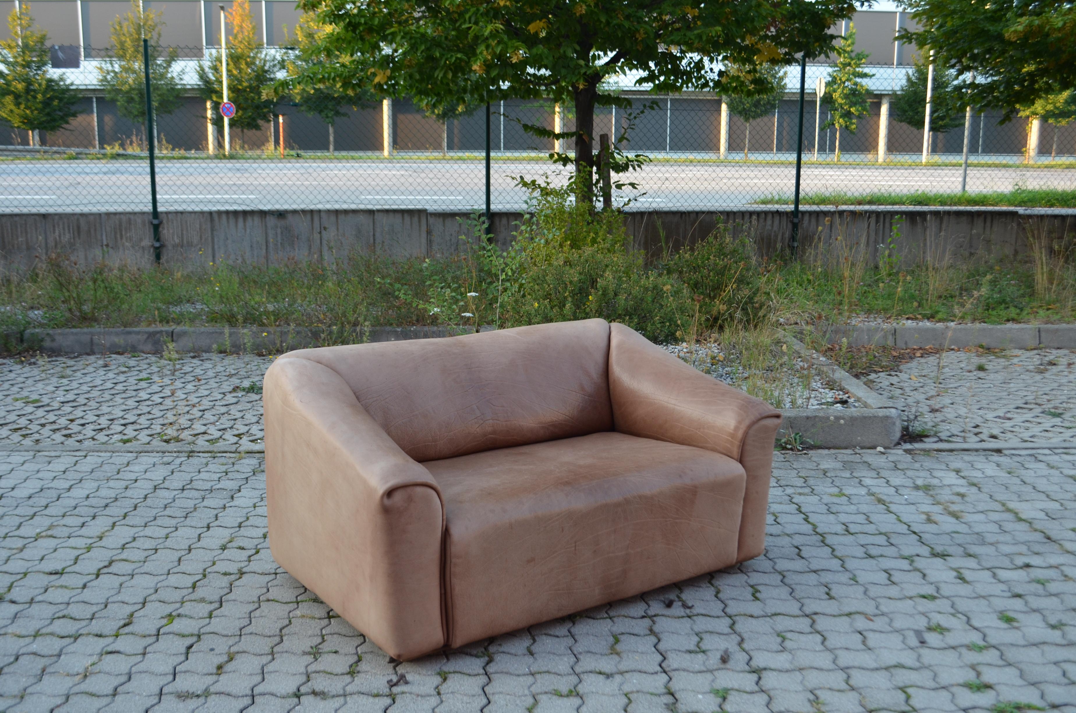 De Sede DS 47 Loveseat Neck Leder-Sofa in Braun (Ende des 20. Jahrhunderts) im Angebot