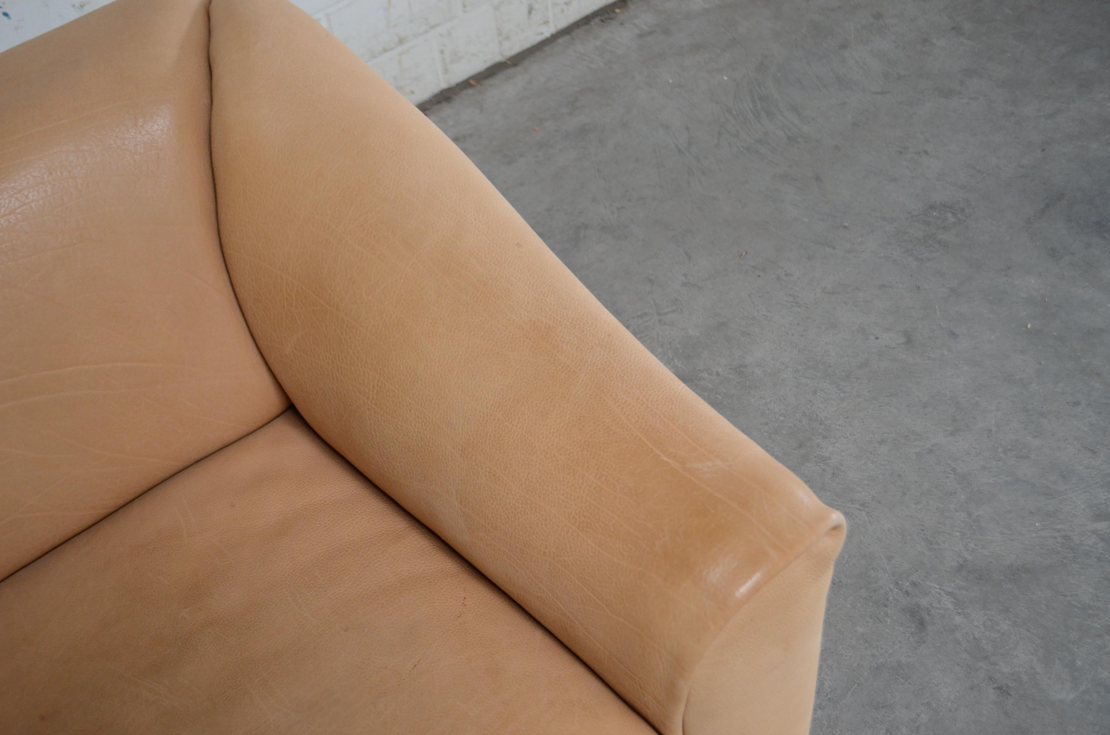 Mid-Century Modern De Sede DS 47 Loveseat Neck Leather Sofa