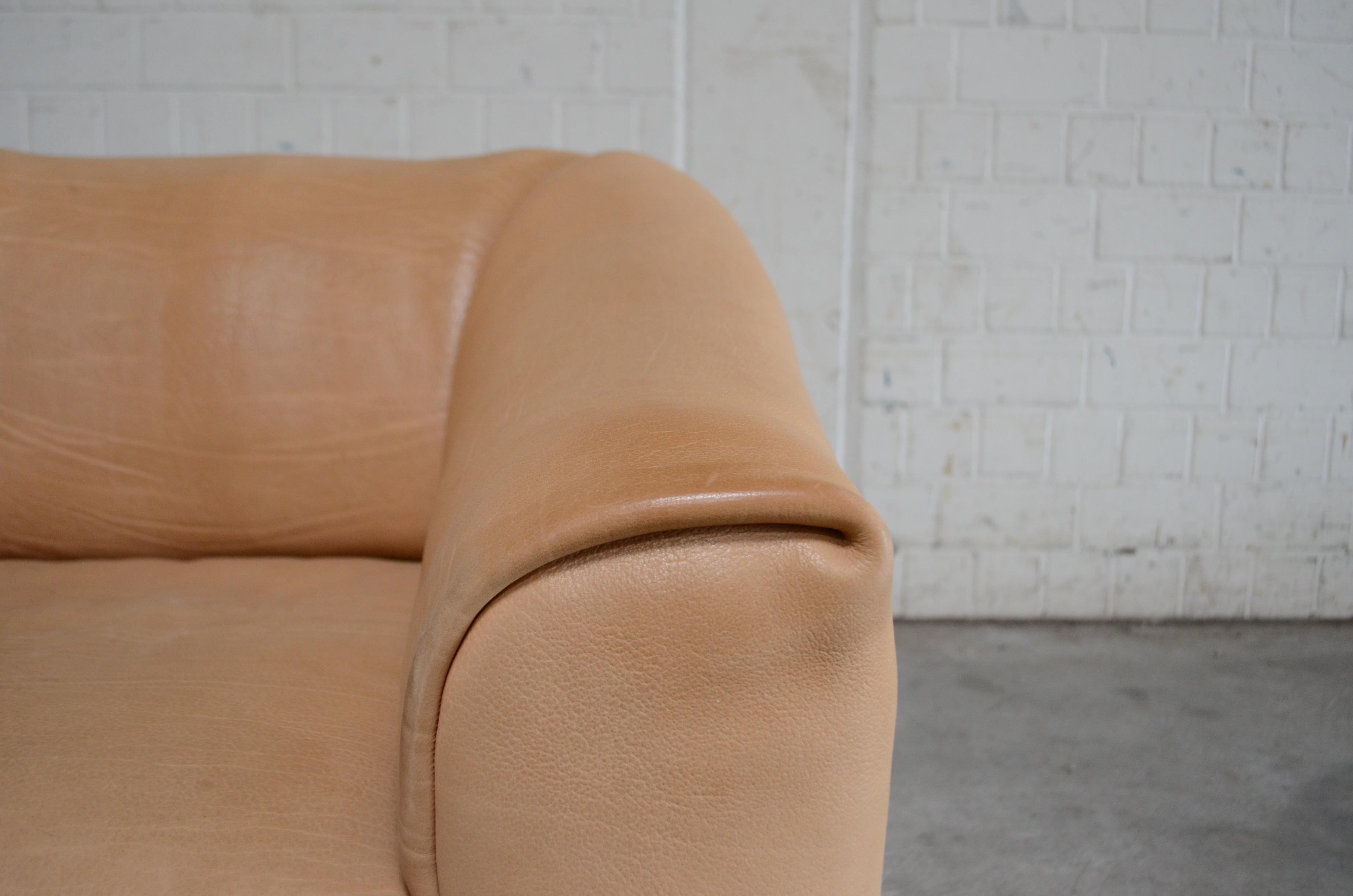 De Sede DS 47 Neck Leather Armchair 10