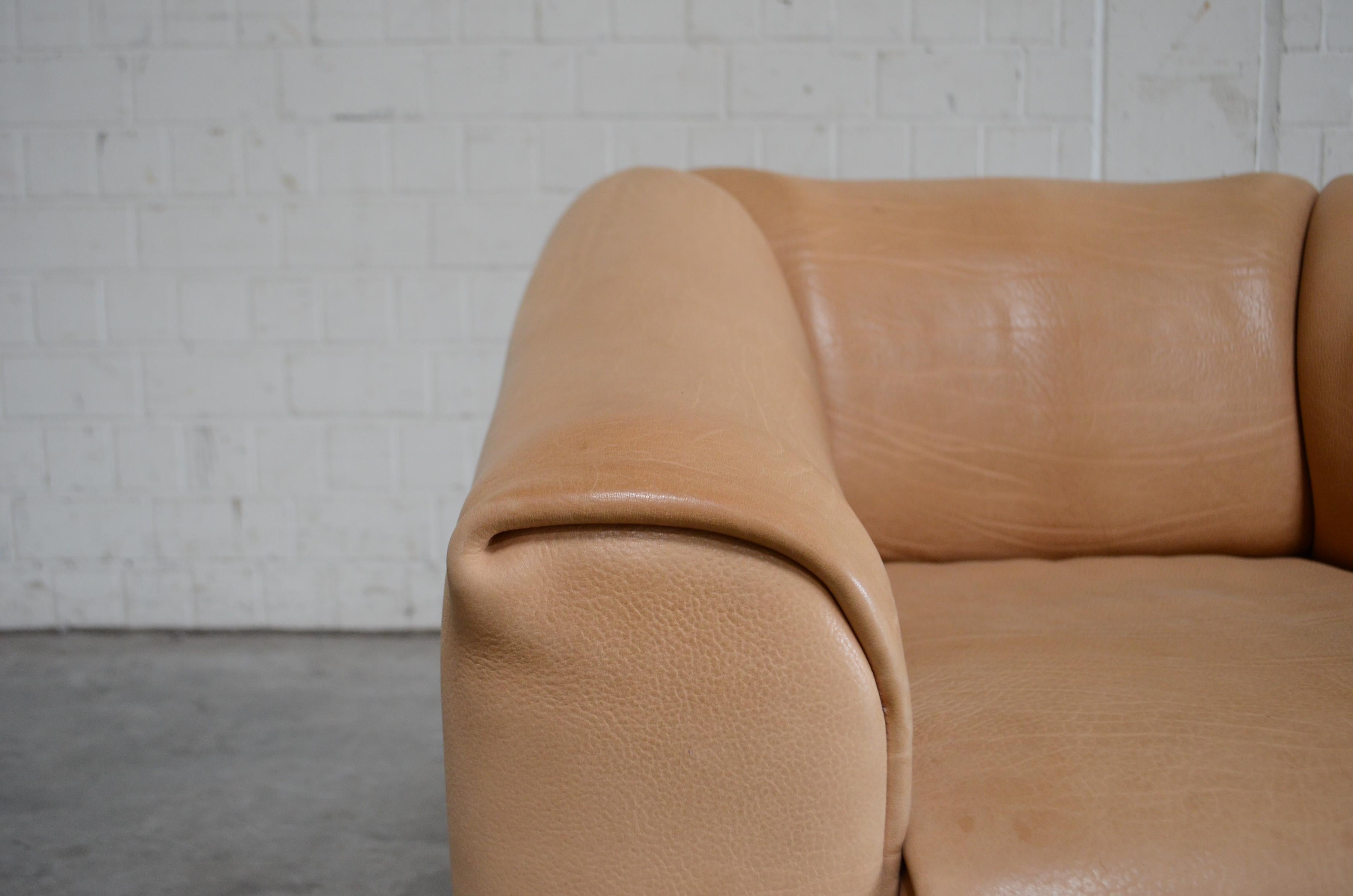 De Sede DS 47 Neck Leather Armchair 11