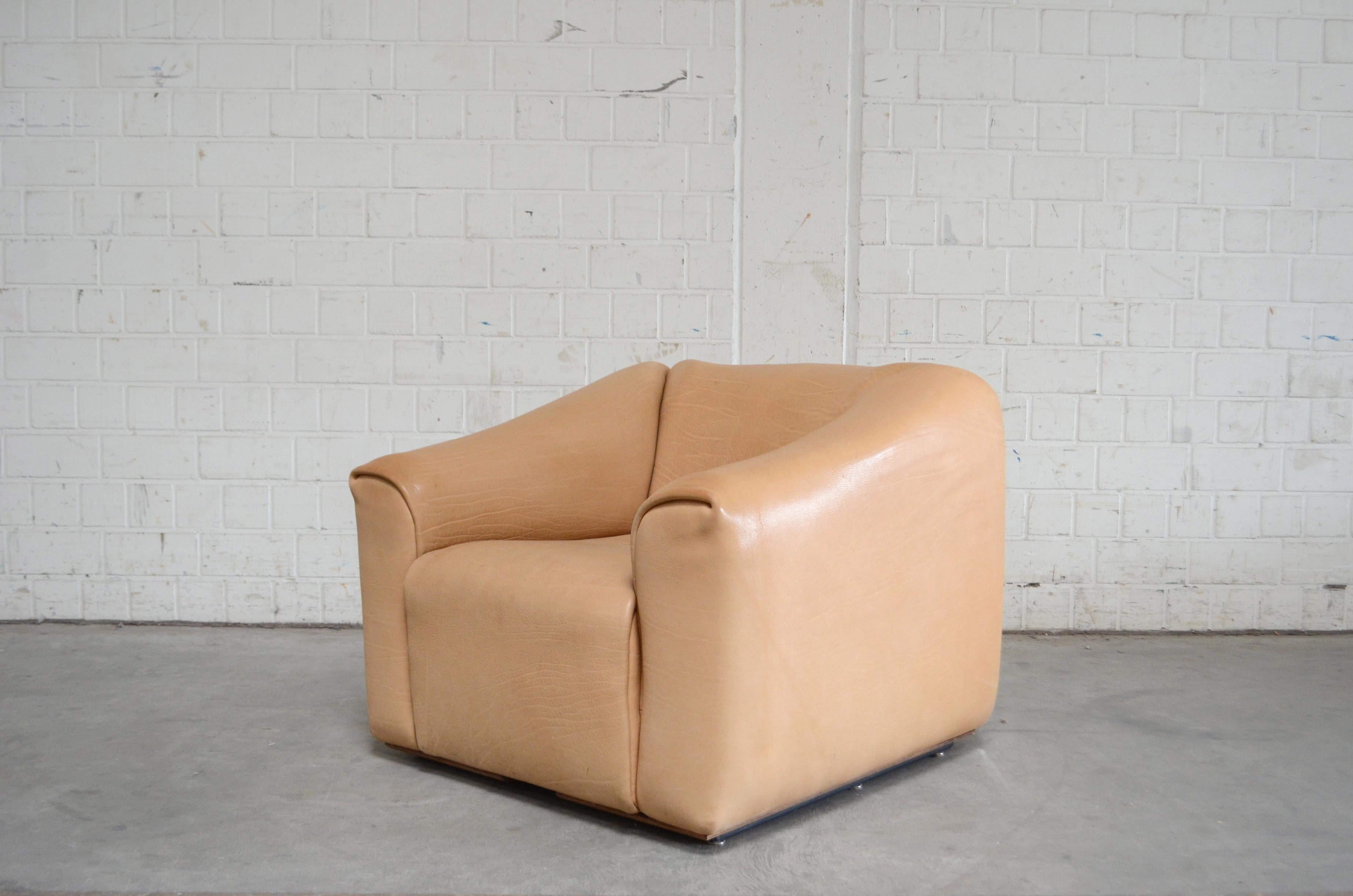 De Sede DS 47 Neck Leather Armchair 3