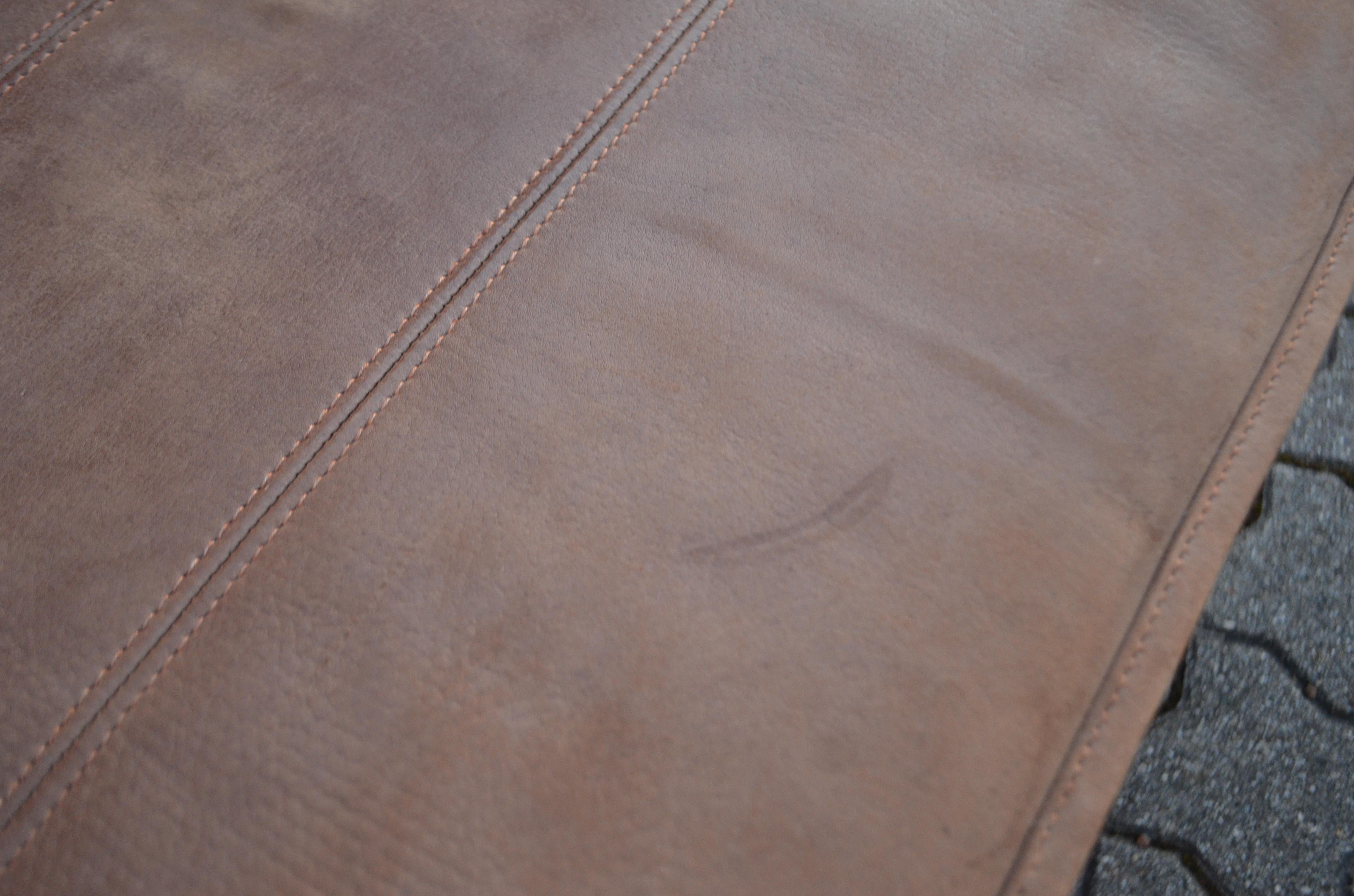 De Sede DS 47 Neck Leather Ottoman Pouf For Sale 1