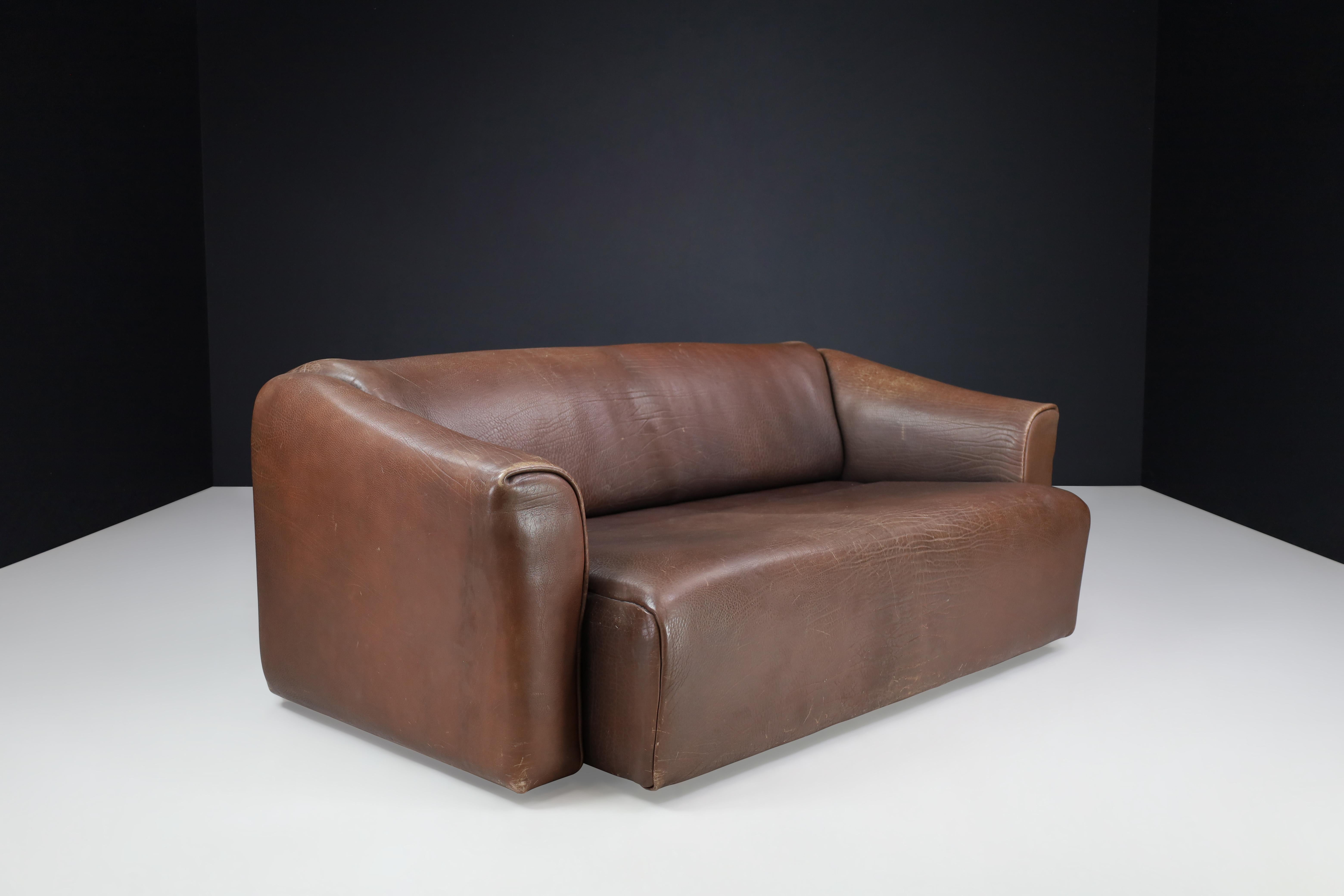 Mid-Century Modern De Sede DS-47 Neck Leather Sofa from Switzerland 1970s  For Sale