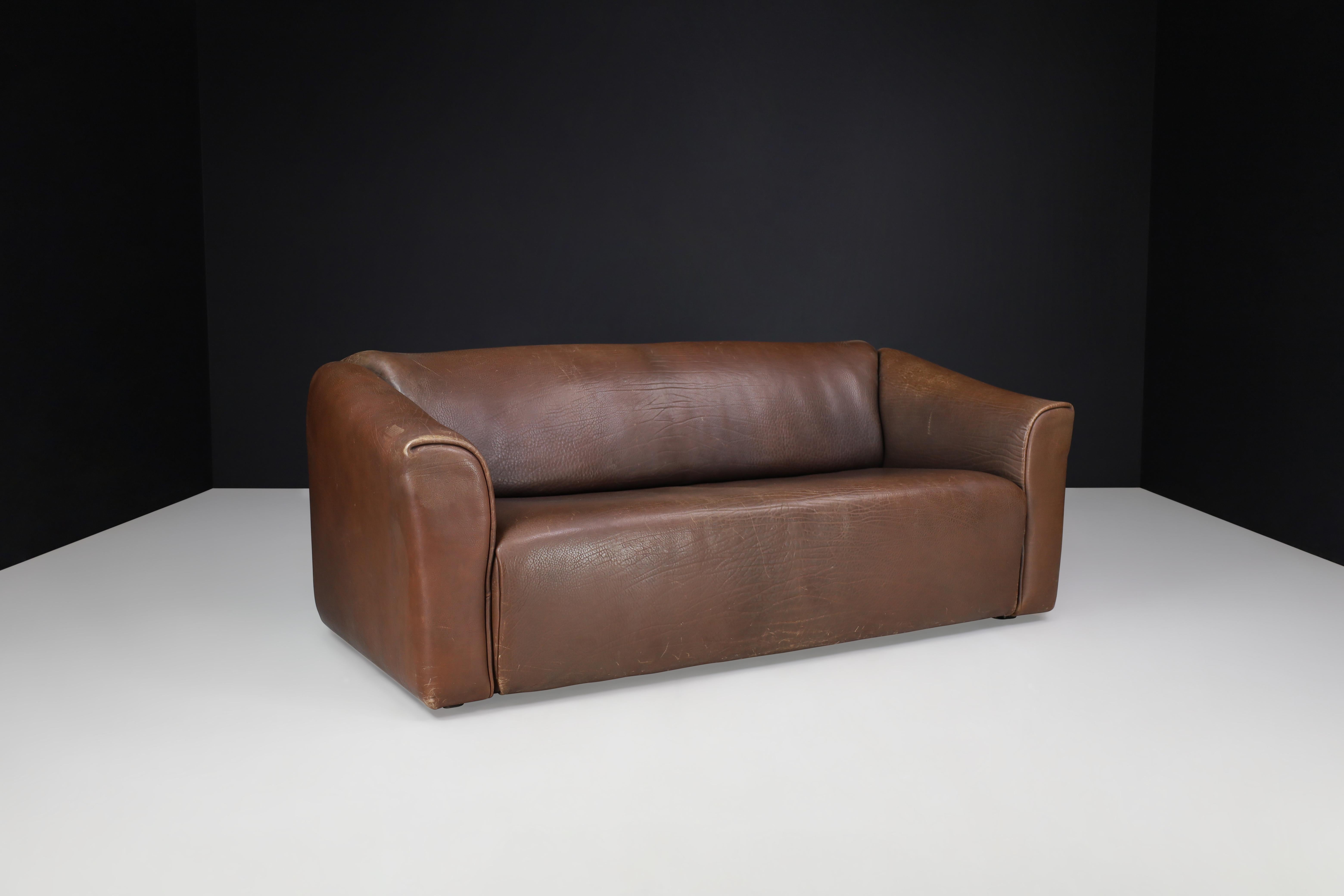 De Sede DS-47 Leder-Sofa mit Neckholder aus der Schweiz, 1970er Jahre   (Moderne der Mitte des Jahrhunderts) im Angebot