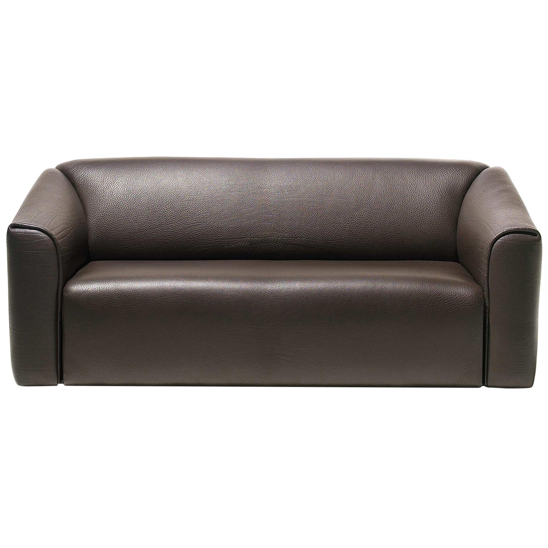 Sofá De Sede DS-47 tapizado en piel marrón de Antonella Scarpitta en venta