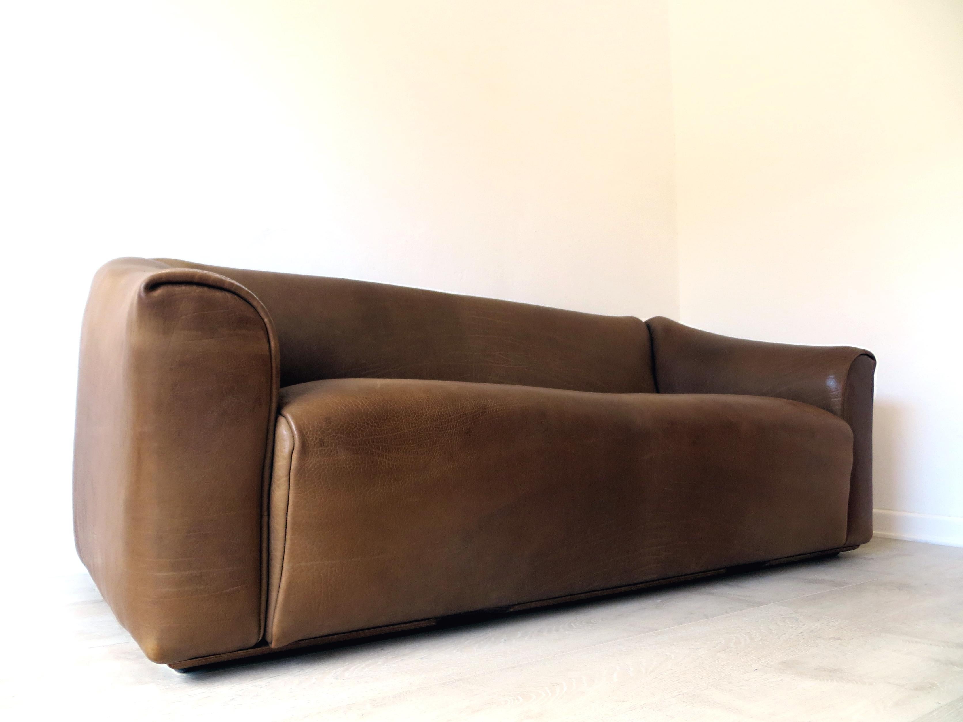 Mid-Century Modern De Sede DS-47 Vintage Thick Buffalo Neck-Leather 3-Seat Sofa Chocolate Brown