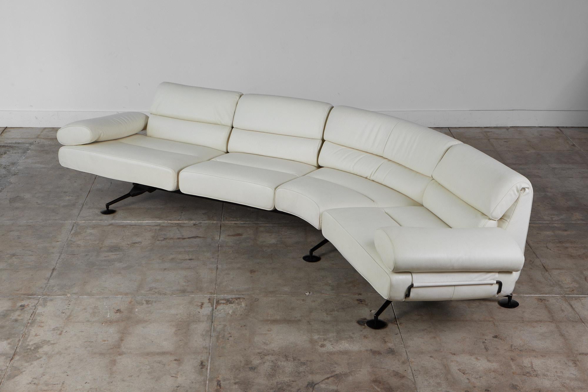 De Sede DS 470 Cream Leather Sofa In Excellent Condition In Los Angeles, CA