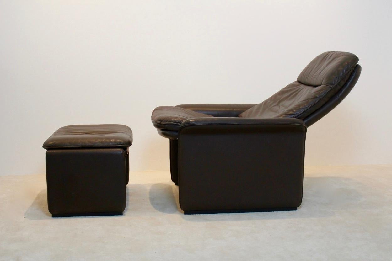 De Sede DS-50 Adjustable Lounge Chair and Ottoman in Soft Thick Chocolate Brown 1