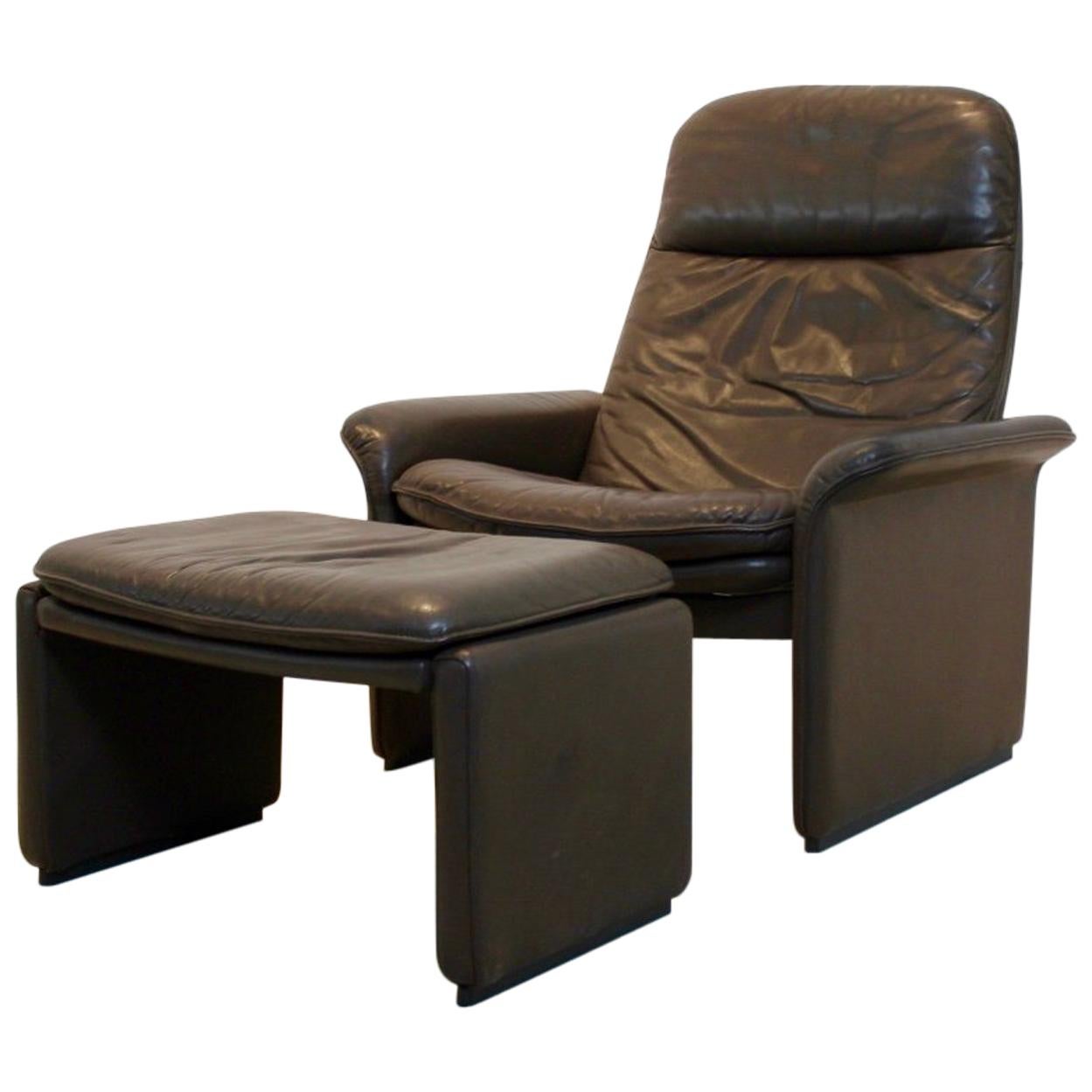 De Sede DS-50 Adjustable Lounge Chair and Ottoman in Soft Thick Chocolate Brown