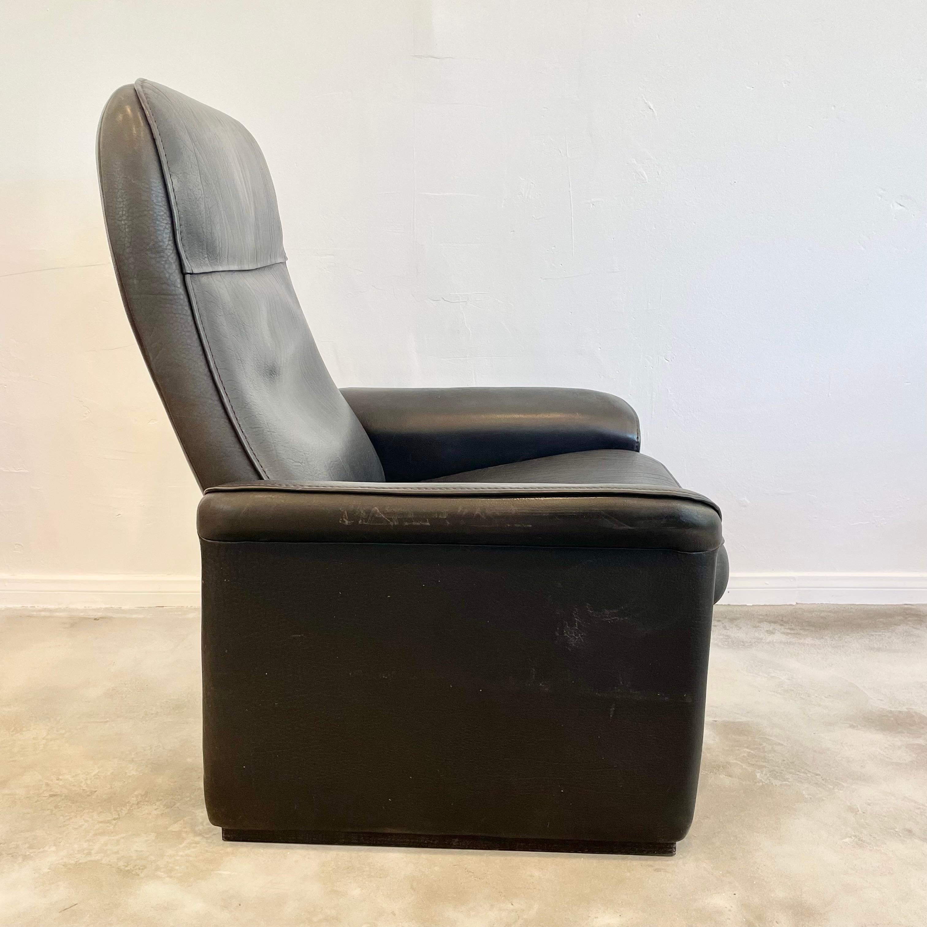 Mid-Century Modern De Sede DS-50 Black Leather Recliner Chair, 1970s Switzerland For Sale