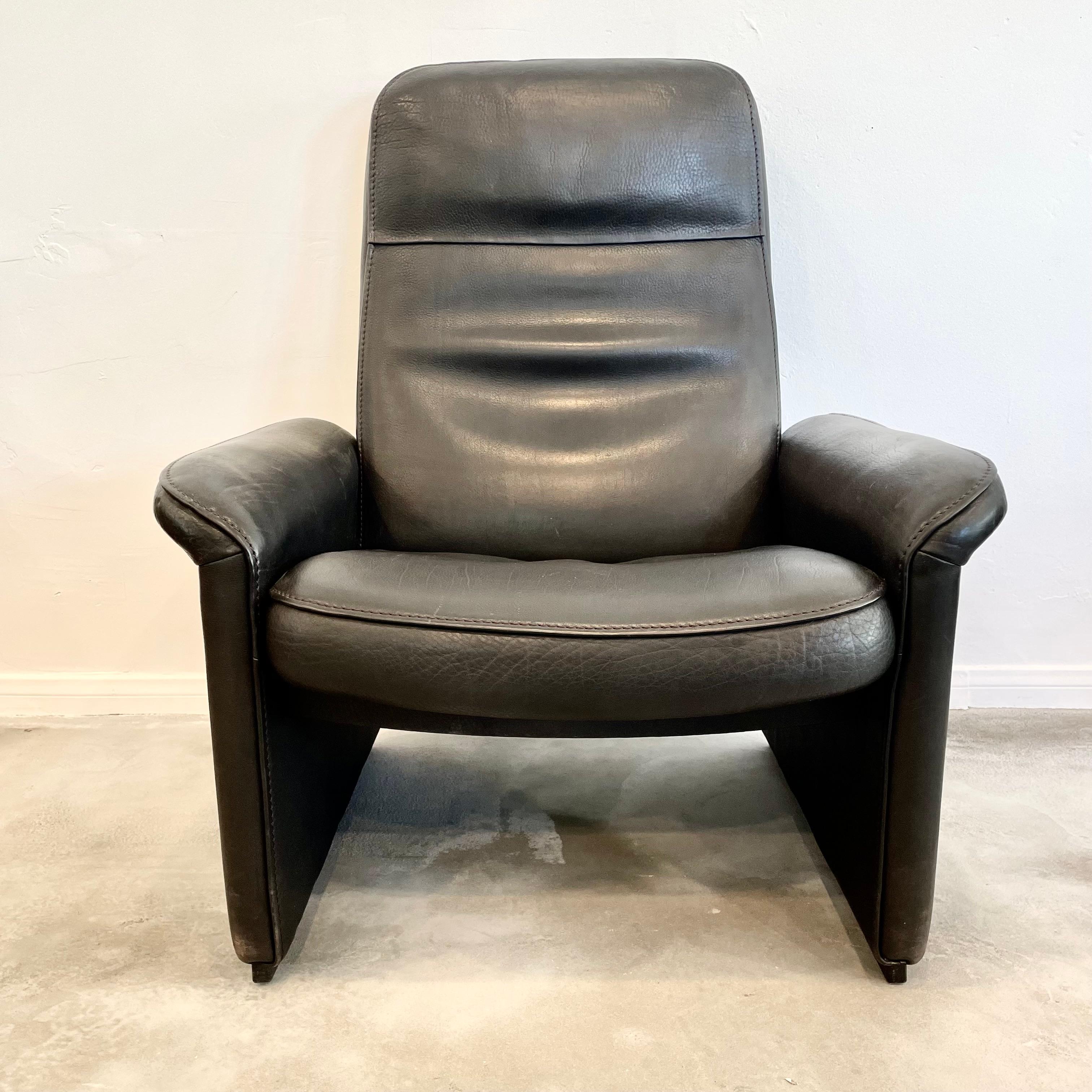 Mid-Century Modern De Sede DS-50 Black Leather Recliner Chair, 1970s Switzerland For Sale
