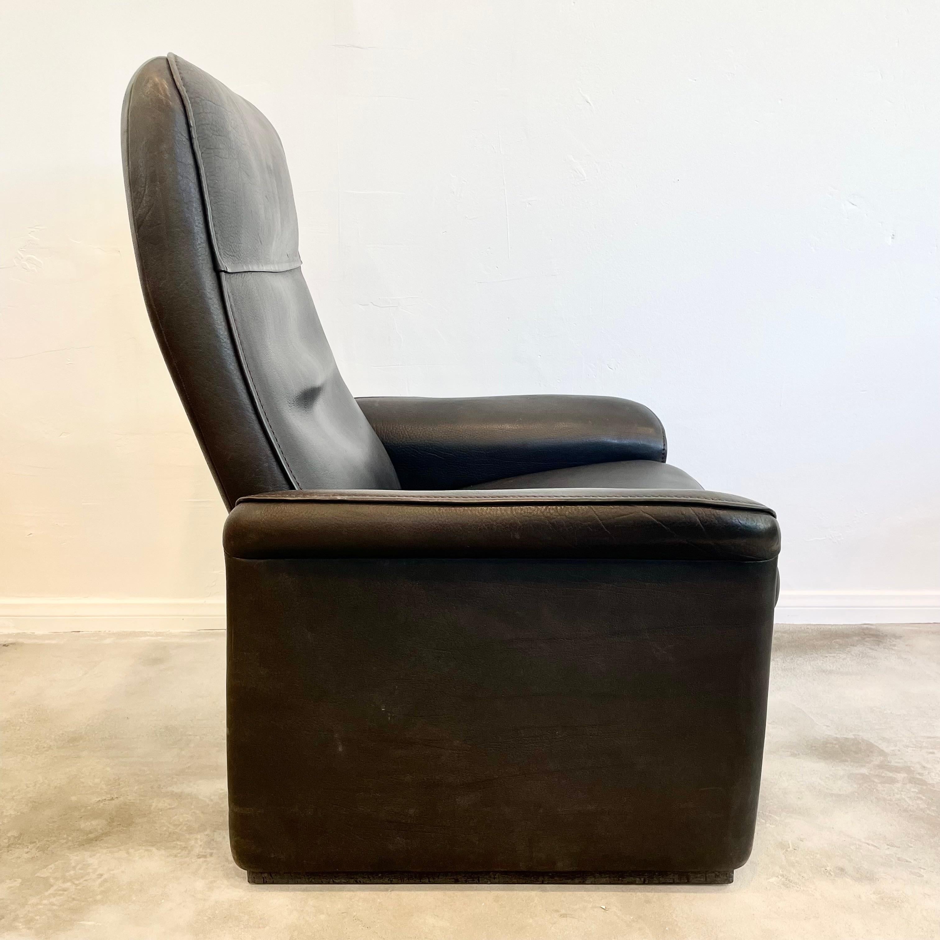 De Sede DS-50 Black Leather Recliner Chair, 1970s Switzerland In Good Condition For Sale In Los Angeles, CA