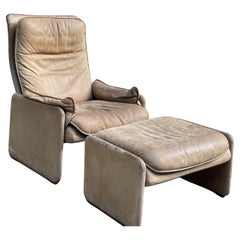 De Sede DS-50 Silla de salón y otomana de cuero de búfalo, circa años 70