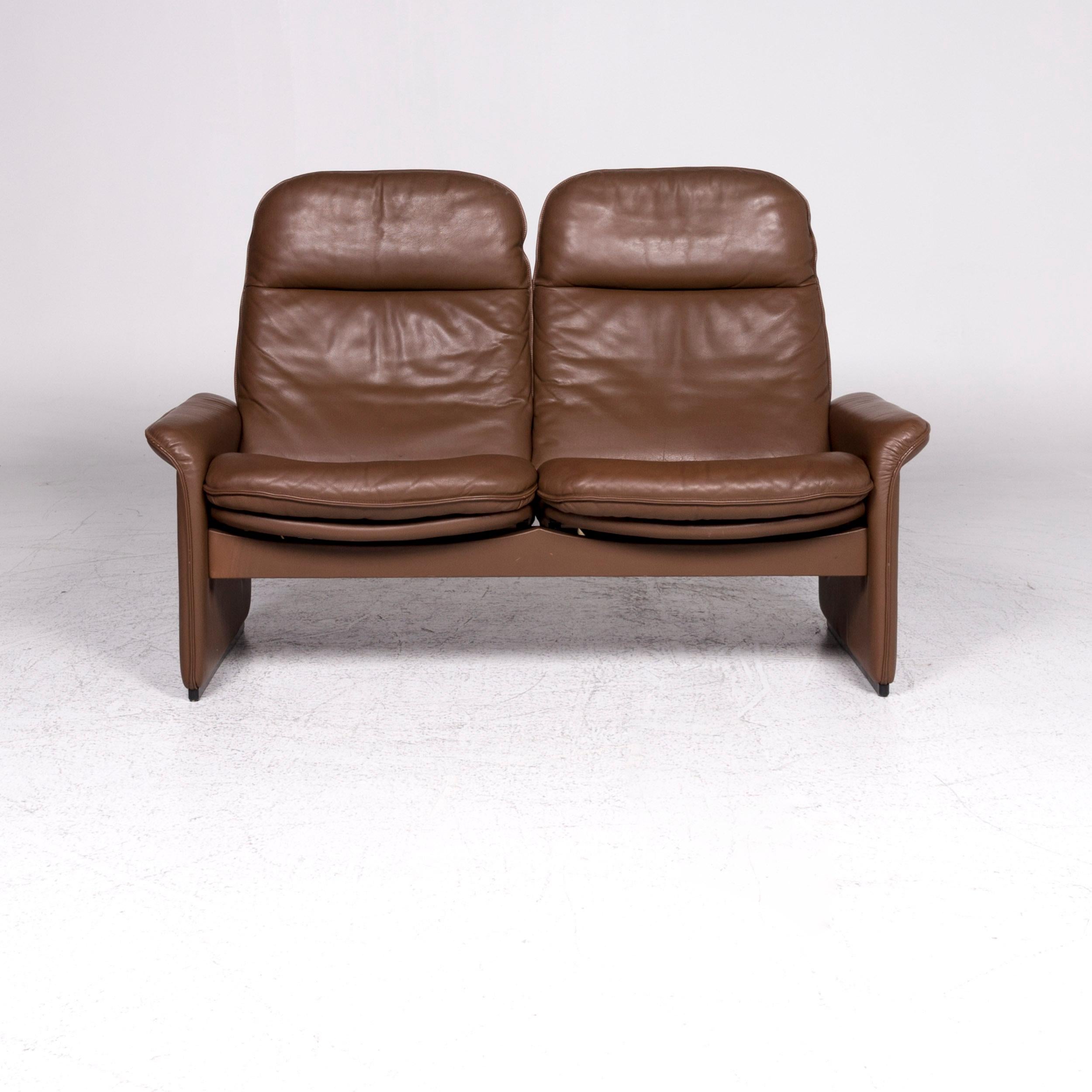 We bring to you a De Sede DS 50 leather sofa brown two-seat couch.

 
 Product measurements in centimeters:
 
Depth: 85
Width: 146
Height: 100
Seat-height: 44
Rest-height: 51
Seat-depth: 50
Seat-width: 122
Back-height: 61.
 