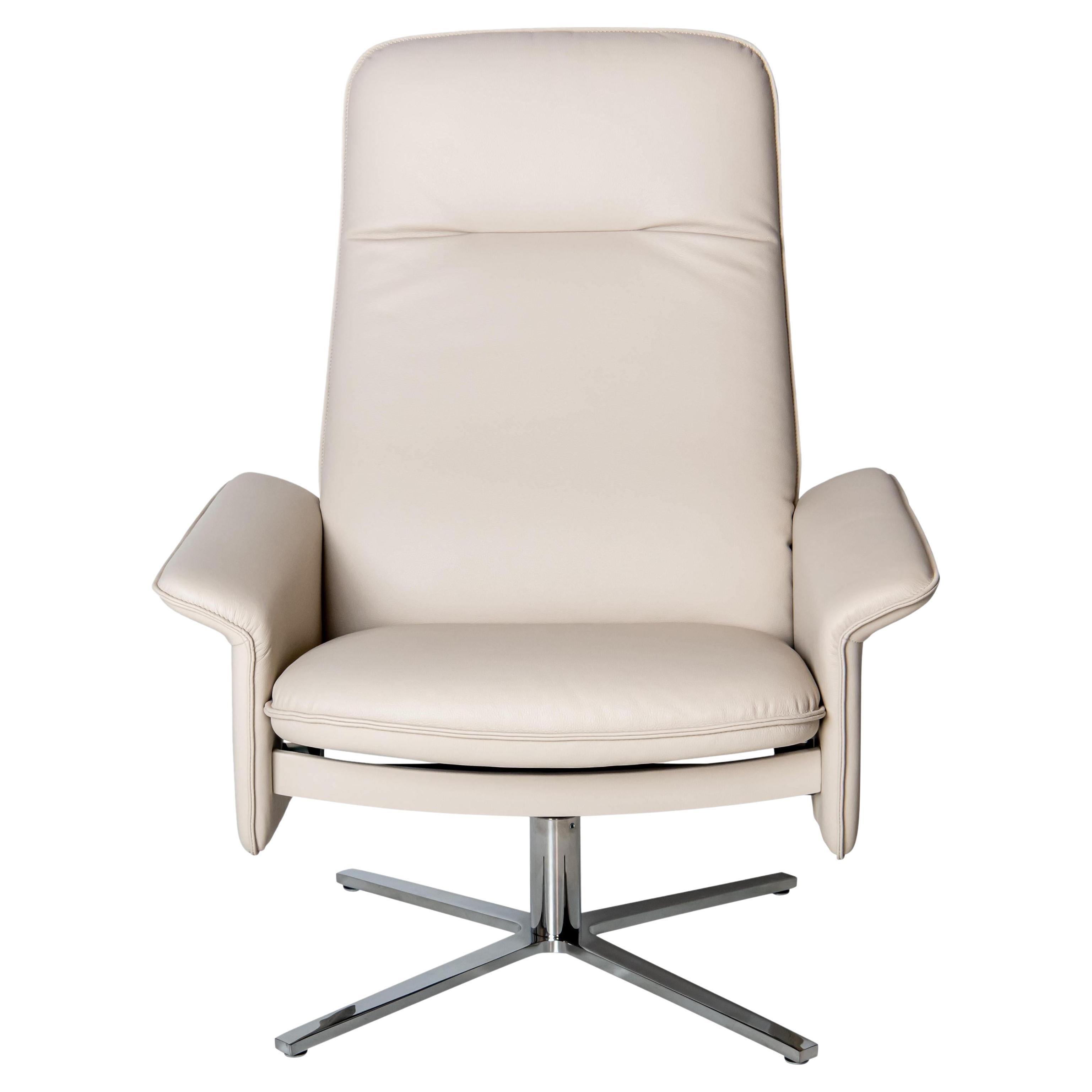 De Sede DS 55 Stuhl mit hoher Rückenlehne und weißer Lederpolsterung von De Sede Design Team