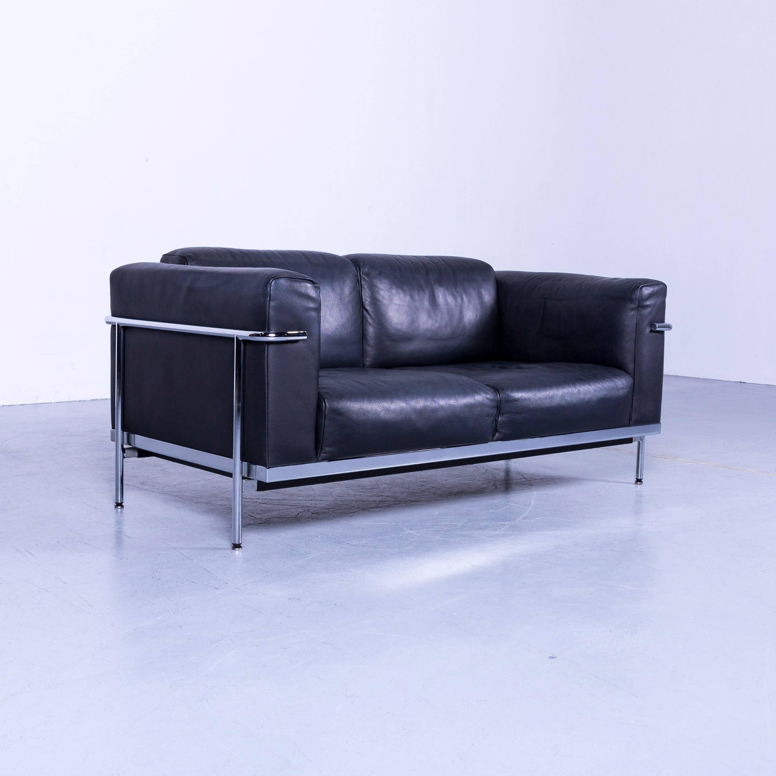 Black colored original De Sede DS 560 designer leather sofa in a minimalistic and modern design, made for pure comfort and flexibility.