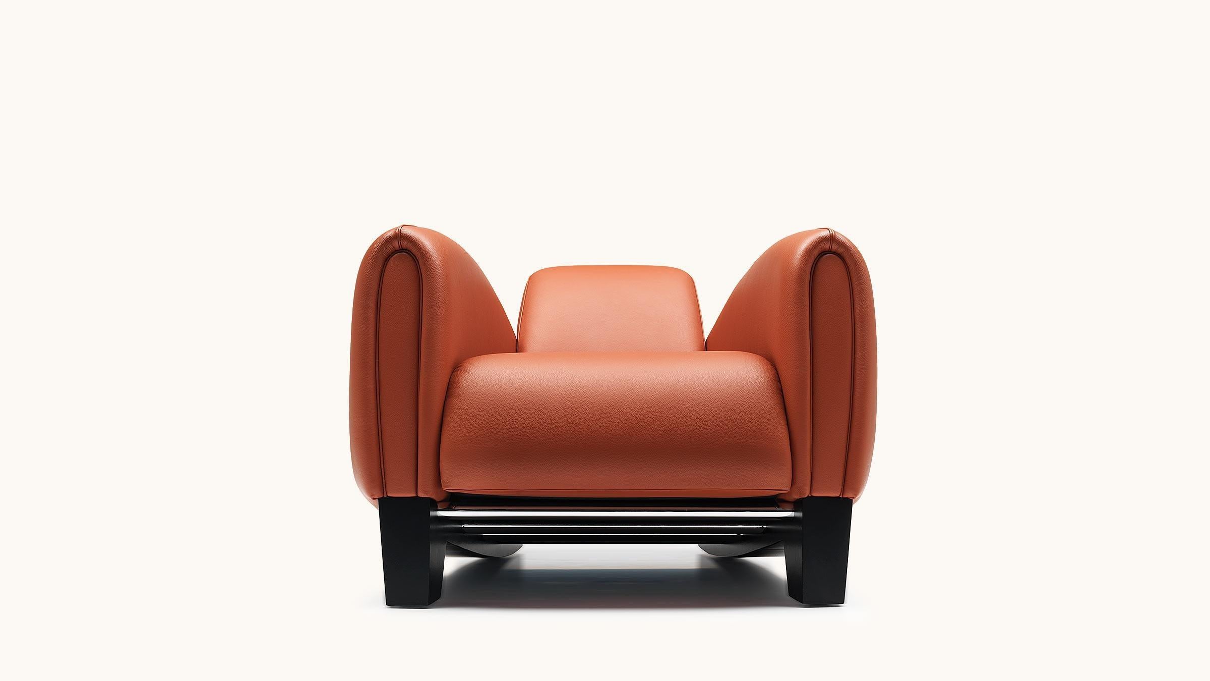 The Bugatti Type 57, an icon of Art Deco design, inspired Franz Romero when he designed the DS-57 armchair for De Sede. The designer not only managed to incorporate the characteristic seating comfort of Bugatti car seats; he also accomplished a