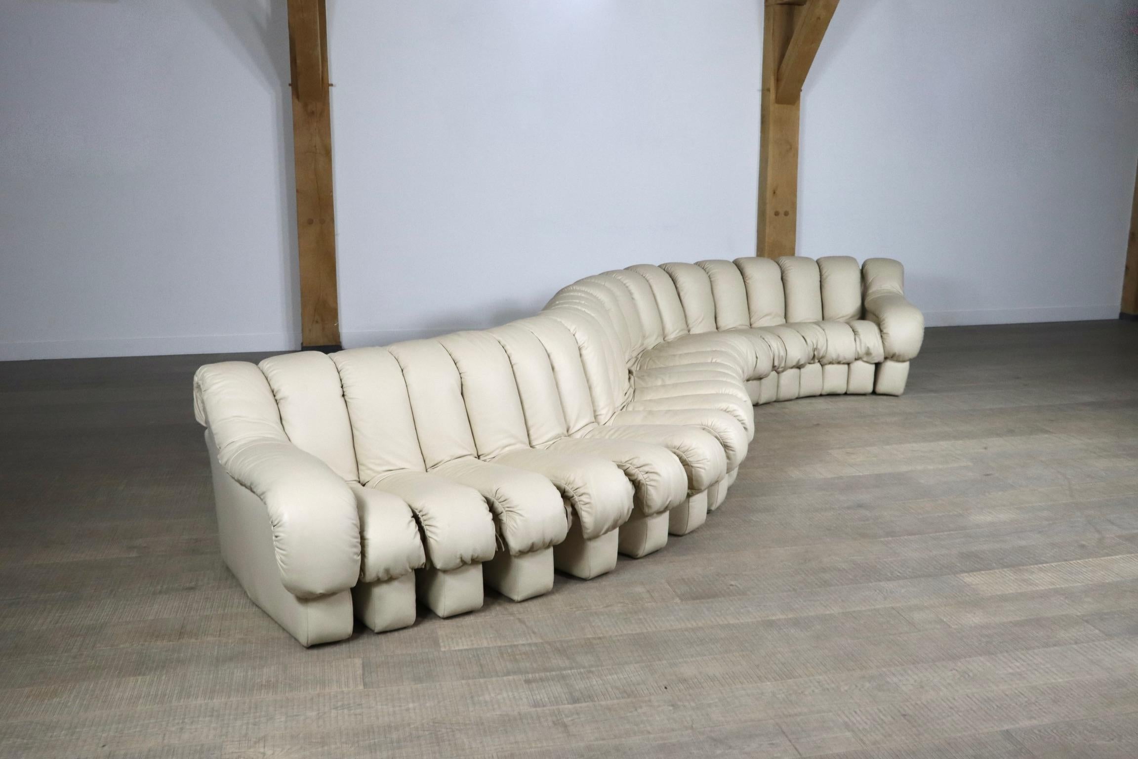 De Sede Ds 600 “Non-Stop” Cream Leather Sofa by Heinz Ulrich, Ueli Berger  In Good Condition In ABCOUDE, UT